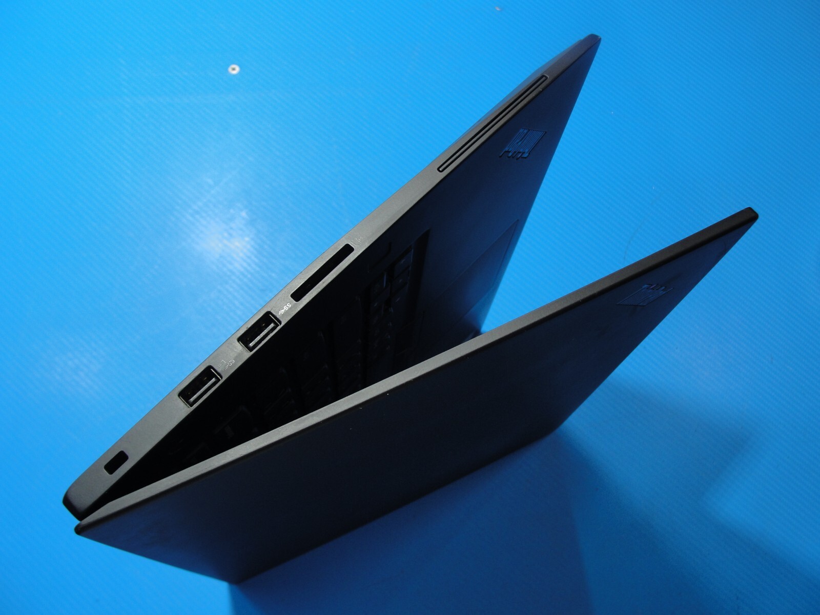 Lenovo ThinkPad P1 Gen 2 15.6”FHD i7-9750H 2.6GHz 16GB 512GB SSD NV Quadro T1000