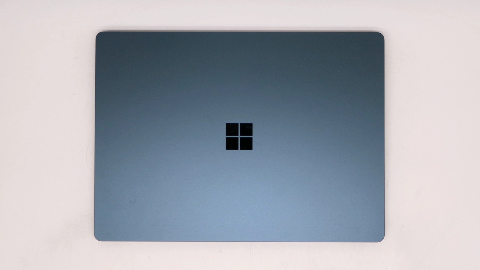 Microsoft Surface Laptop 3 14″ i5-1035g7 16GB 256GB – Very Good