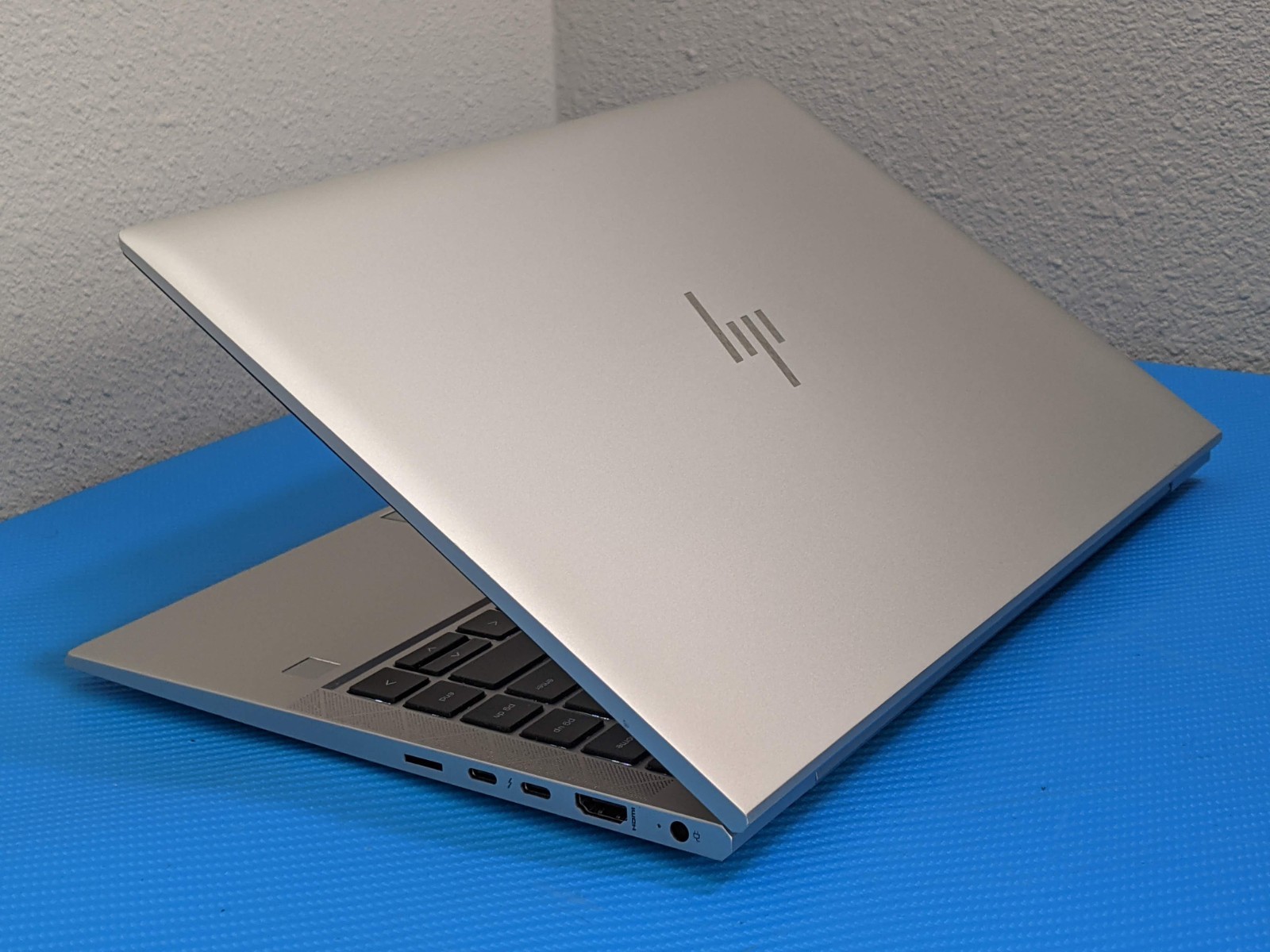 HP EliteBook 840 G8 14″ FHD Wolf Security vPRO i7-1185G7 3GHz 8GB 256GB SSD W11P