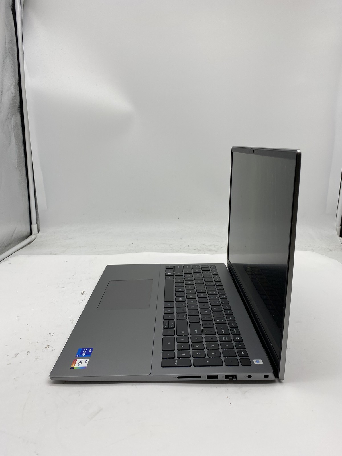 Dell Vostro 5620 Laptop Intel Core i7 1260P 2.1GHz 16GB RAM 512GB SSD W11P