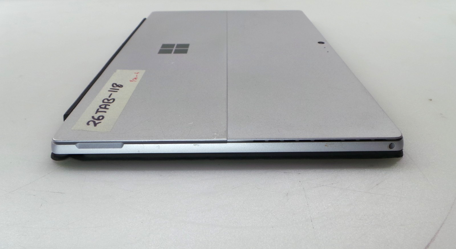 Microsoft Surface Pro 6 12.3″ | i5-8250U 1.60GHz 8GB RAM 128GB SSD | WIN 11 PRO
