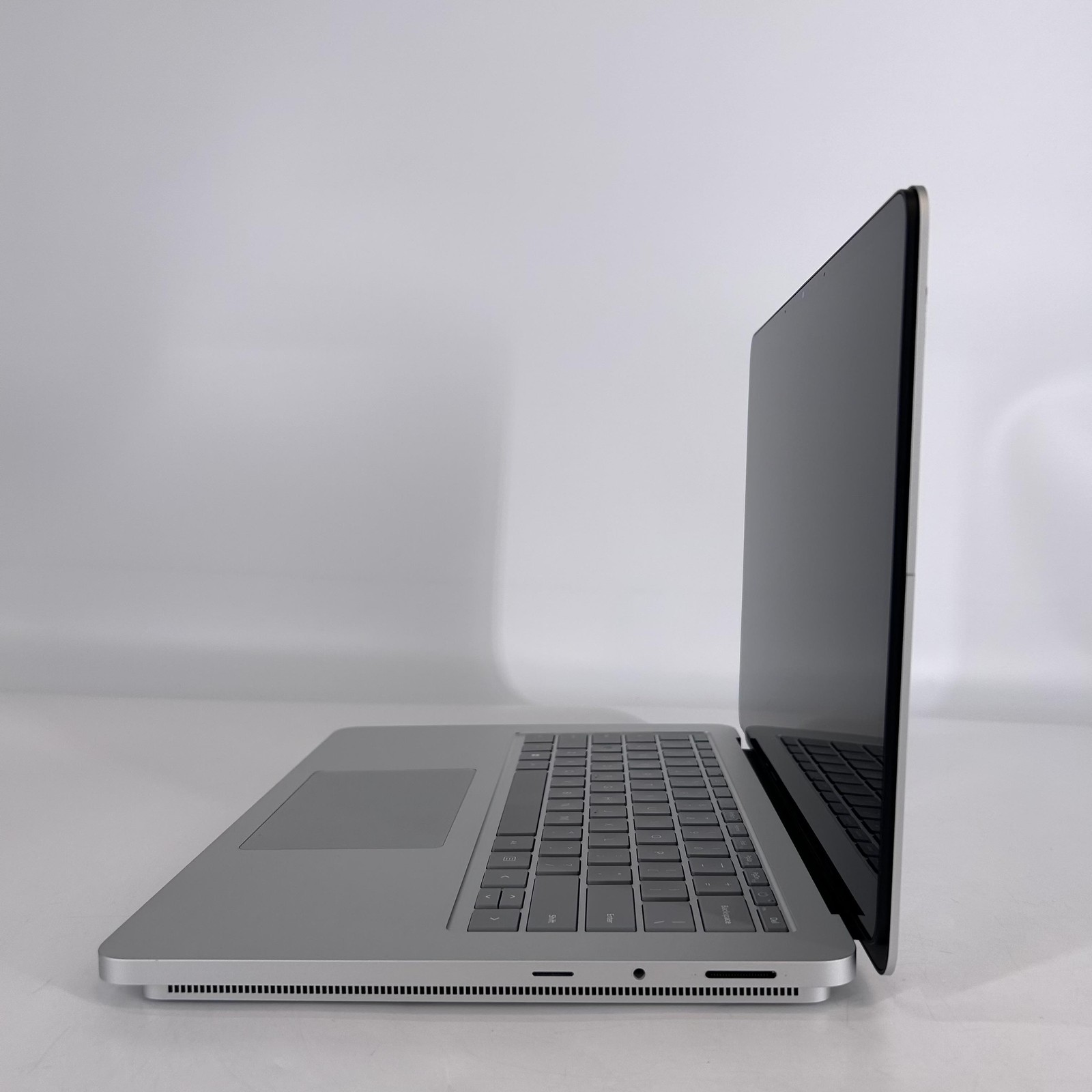 Microsoft Surface Laptop Studio 2 14.4 2K TOUCH i7-13700H 16GB 512GB – WORN KEYS