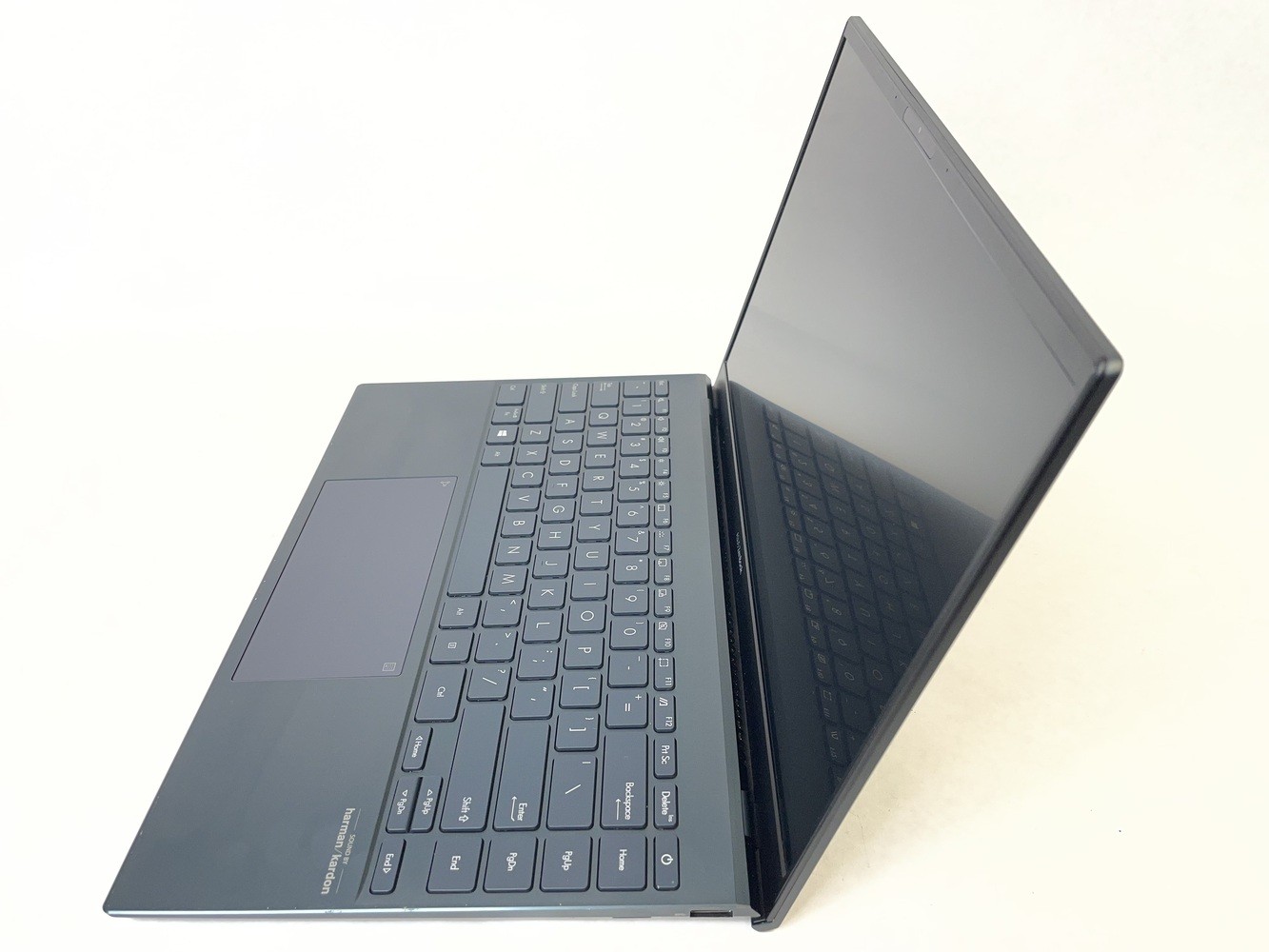 Asus ZenBook UM425UA AMD Ryzen 7 5700U 14″ 16GB RAM 1TB SSD