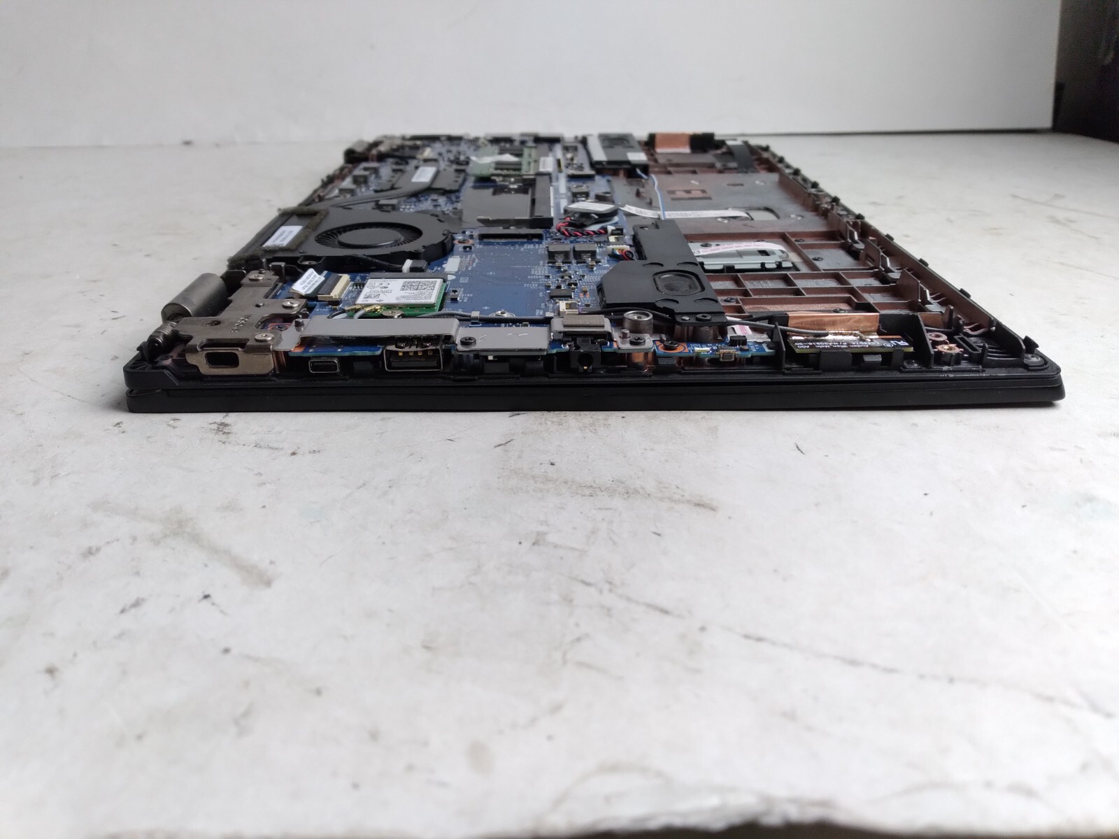 LENOVO THINKPAD L380 YOGA w/i5-8250U, 8GB RAM, 13.3″ Laptop for Parts & Repair