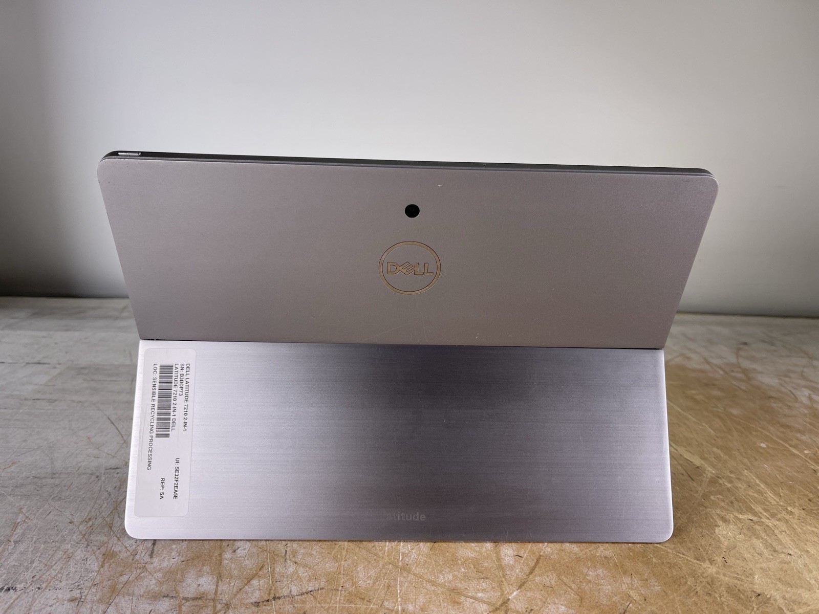 DELL LATITUDE 7210 2-IN-1 i5-10310U @ 1.70GHz, 8GB RAM, NO HDD/OS