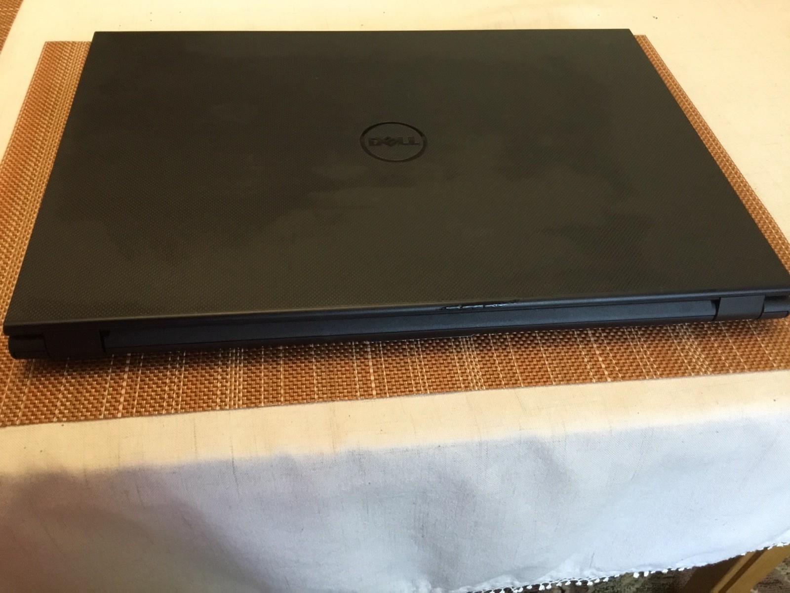 Dell Inspiron 15 3541 Laptop, AMD E1-6010/Radeon R2 Graphics/500GB/8192MB Memory