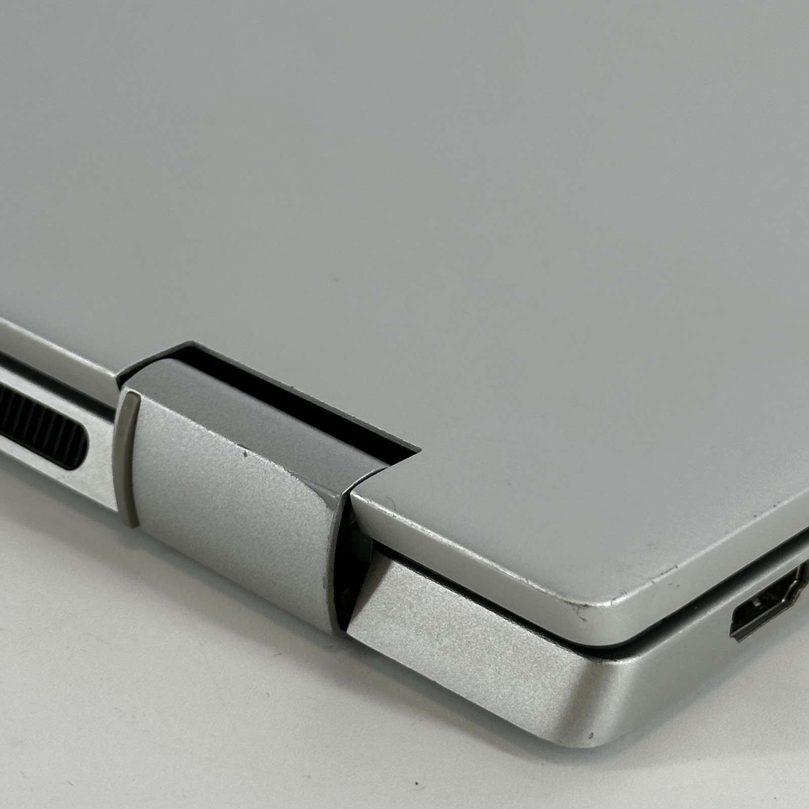 Dell Inspiron 7420 (2-in-1) 14 Silver FHD+ 1.7 GHz i7-1255U 16GB 512GB SSD Good