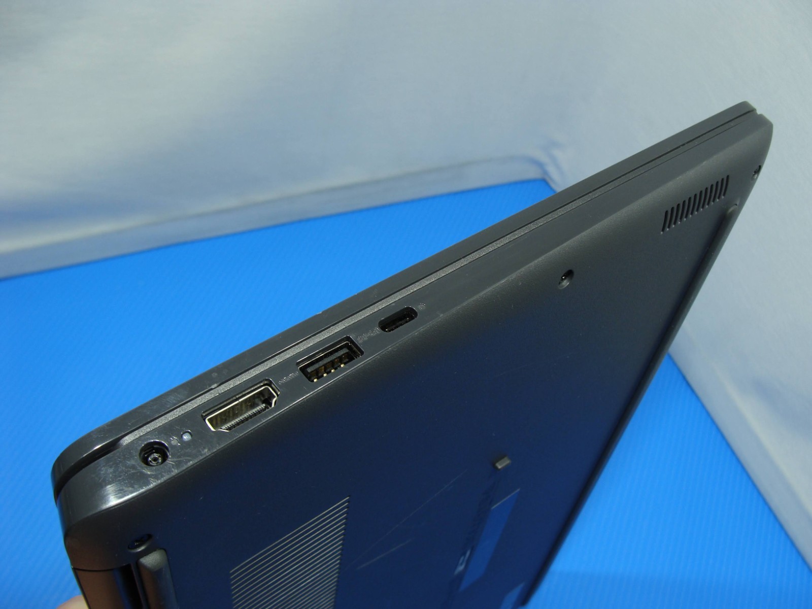 Dell Latitude 3410 14″FHD Intel Core i5-10210U 1.6GHz 8GB 256GB SSD Win11Pro +PA