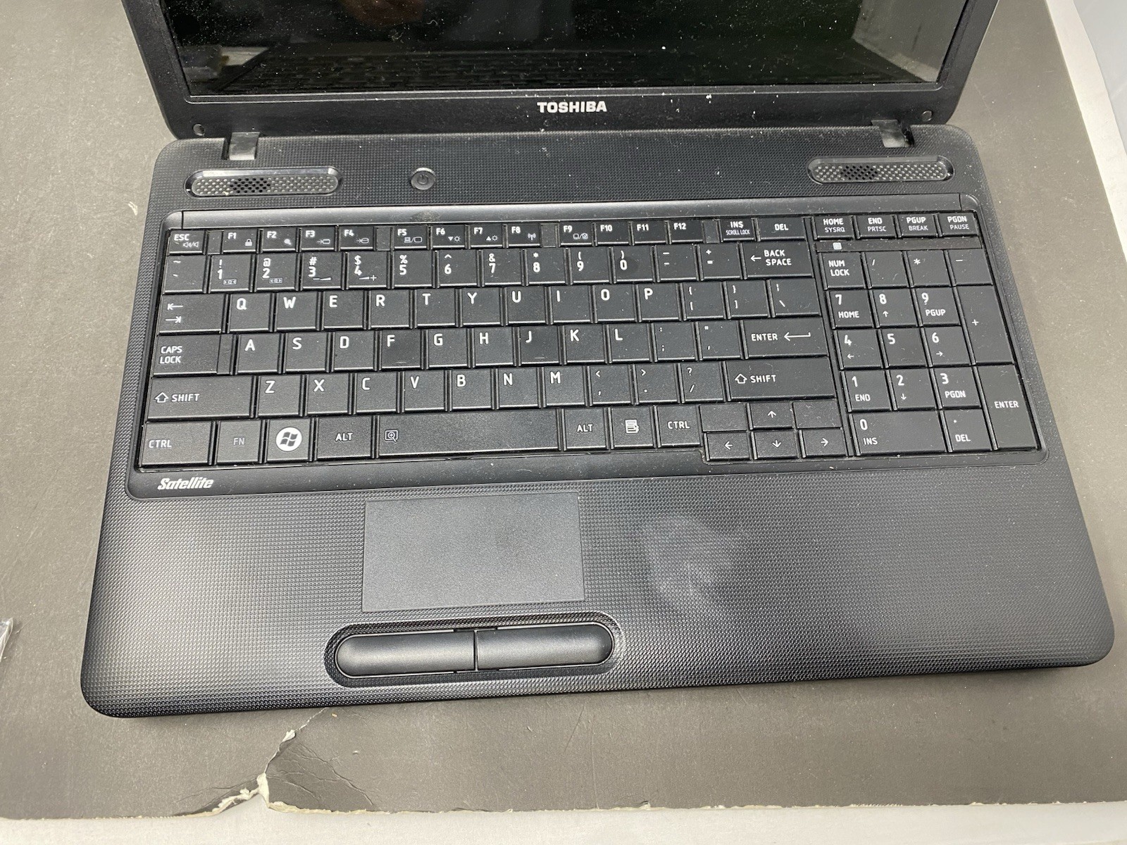 Toshiba Satellite C655 Laptop, Battery Needs Replacing