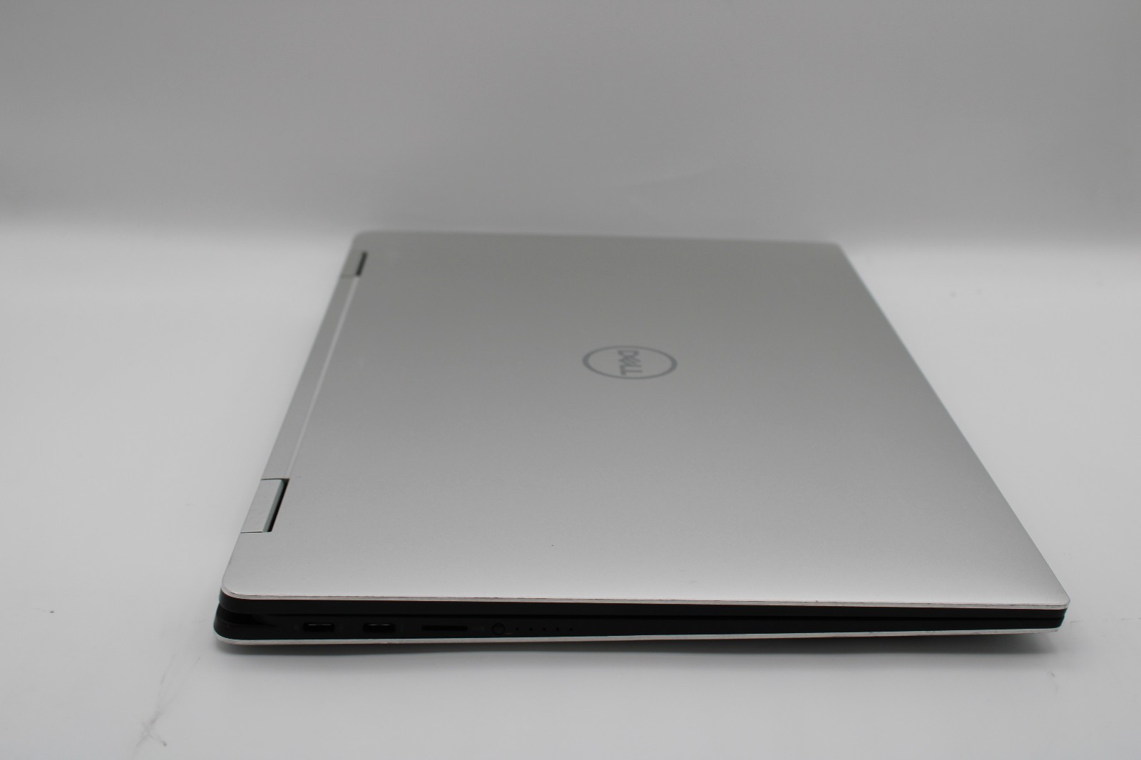 Dell XPS 15 9575 2in1 Touch i7-8705G 16GB RAM 256GB SSD Radeon Vega No OS