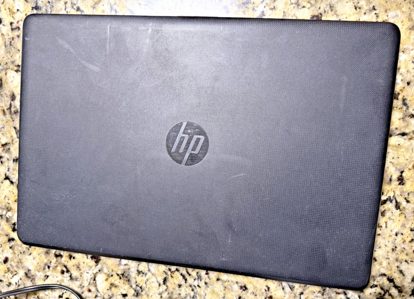 HP 255 G6 / AMD A6-9220 R4 5 CC. 2C+3G @ 2.50GHz/ 500GD 4GB RAM WIN 10 PRO