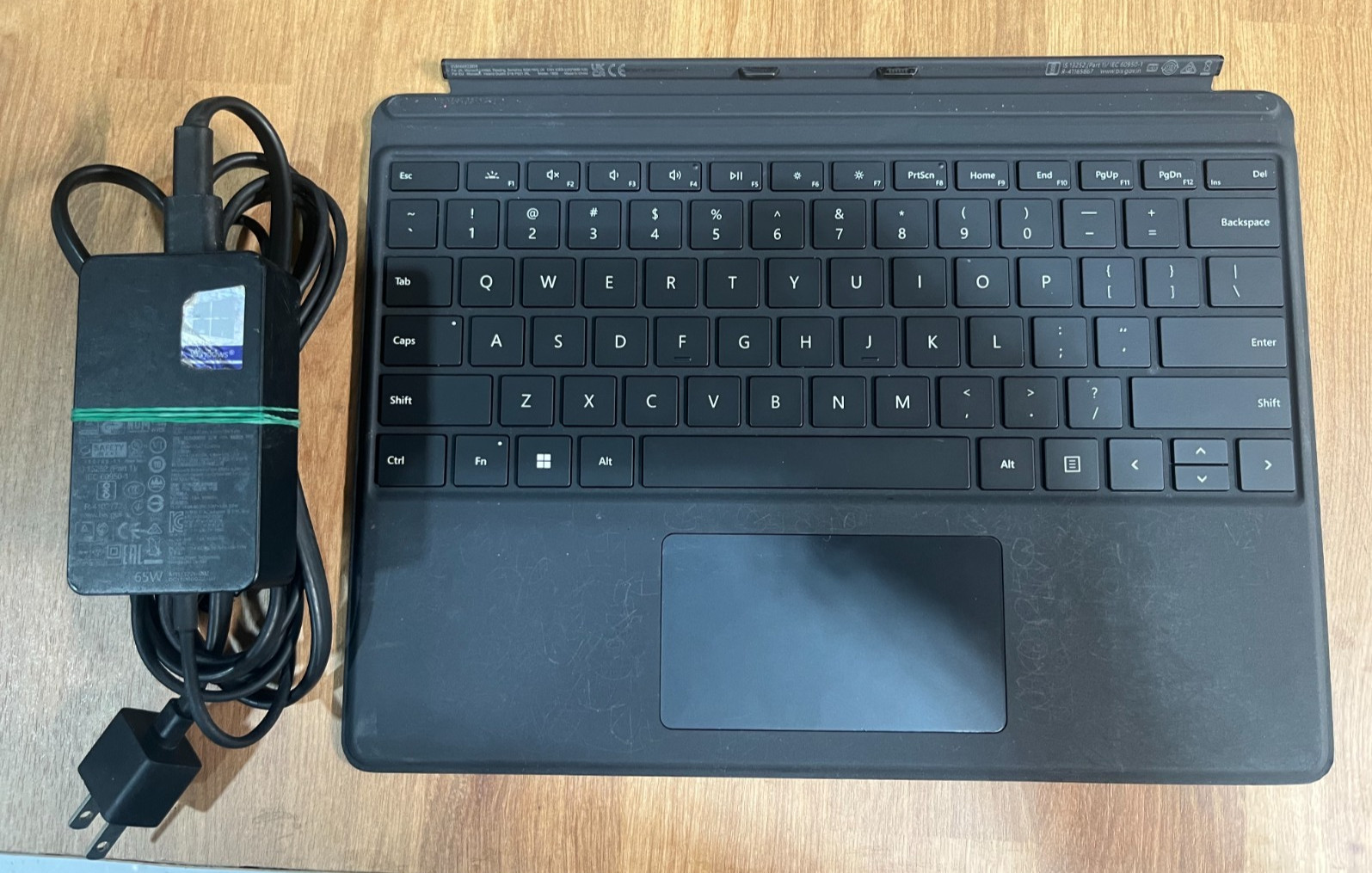 Microsoft Surface Pro 8 13″ Touch 128GB Intel Core i5 11th 4.20 GHz 8GB – READ