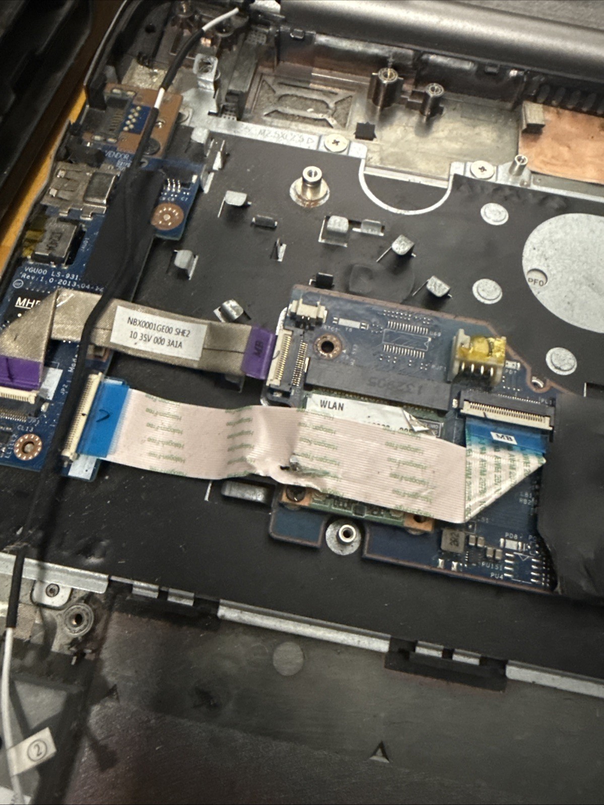 Laptops White ASUS GATEWAY LT2805u HP 15, hp DELL READ PARTS Only