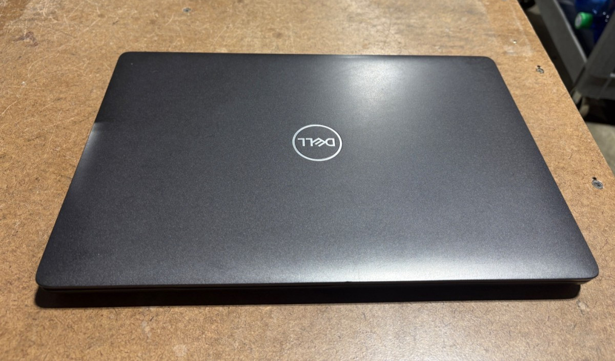 Dell Latitude 5500 15.6″ i5-8365U 16GB RAM 256GB SSD No OS/Charger