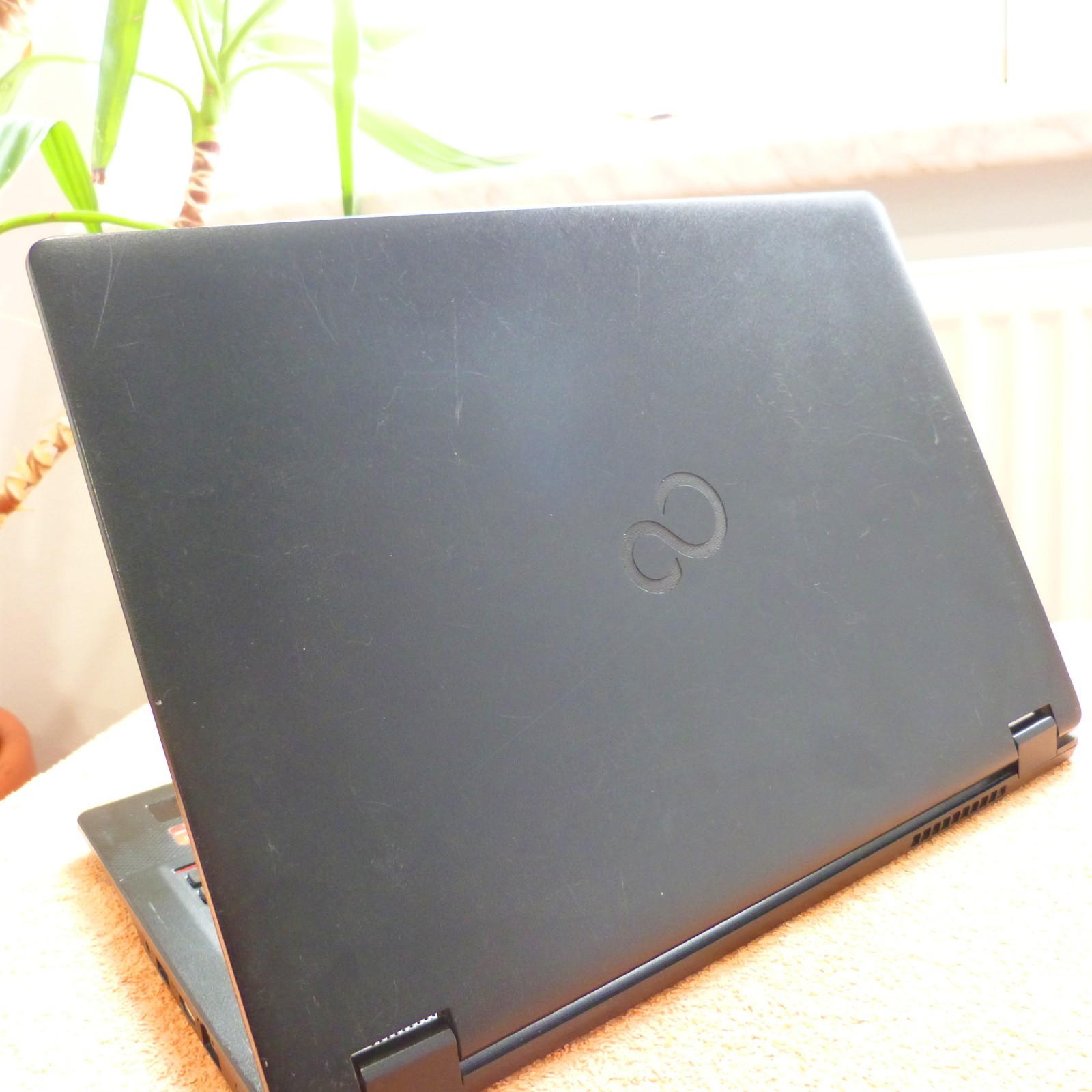 Fujitsu E549 14″ FULLHD l 16GB RAM NEW l SSD Windows 11 l HDMI USBC 8Gen i5