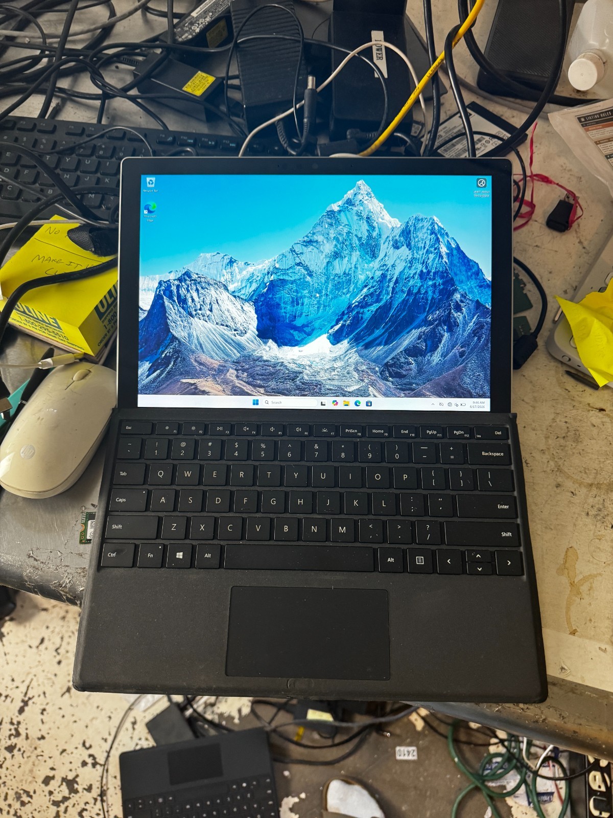Microsoft Surface Pro 7 Core i5-1035G4, 8GB RAM, 120GB SSD Win11 *READ #6379