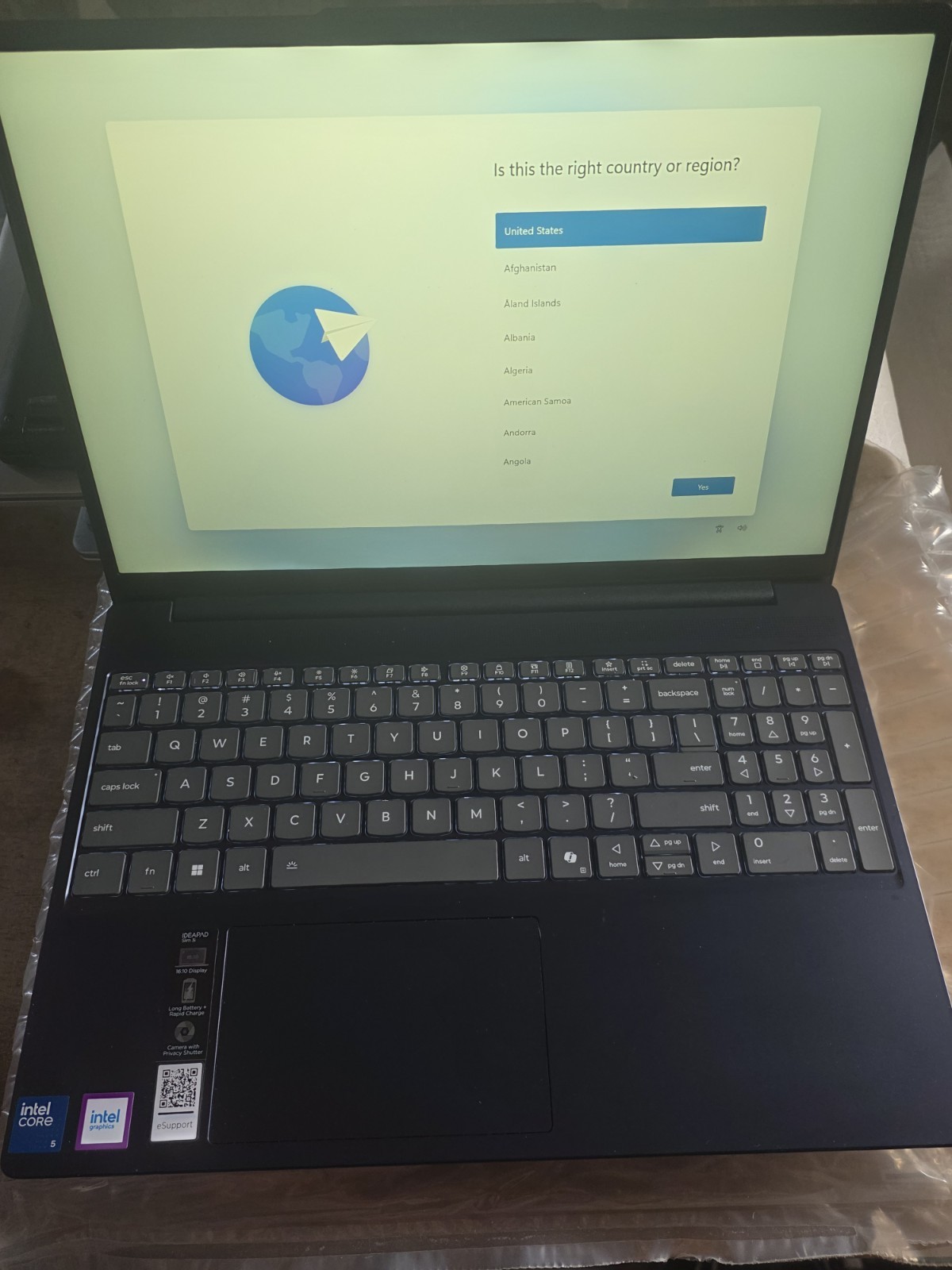 Lenovo IdeaPad Slim 3 15IRH10R 15.3″ FHD+ Touch Core 5 210H 16GB 1TB SSD F85s