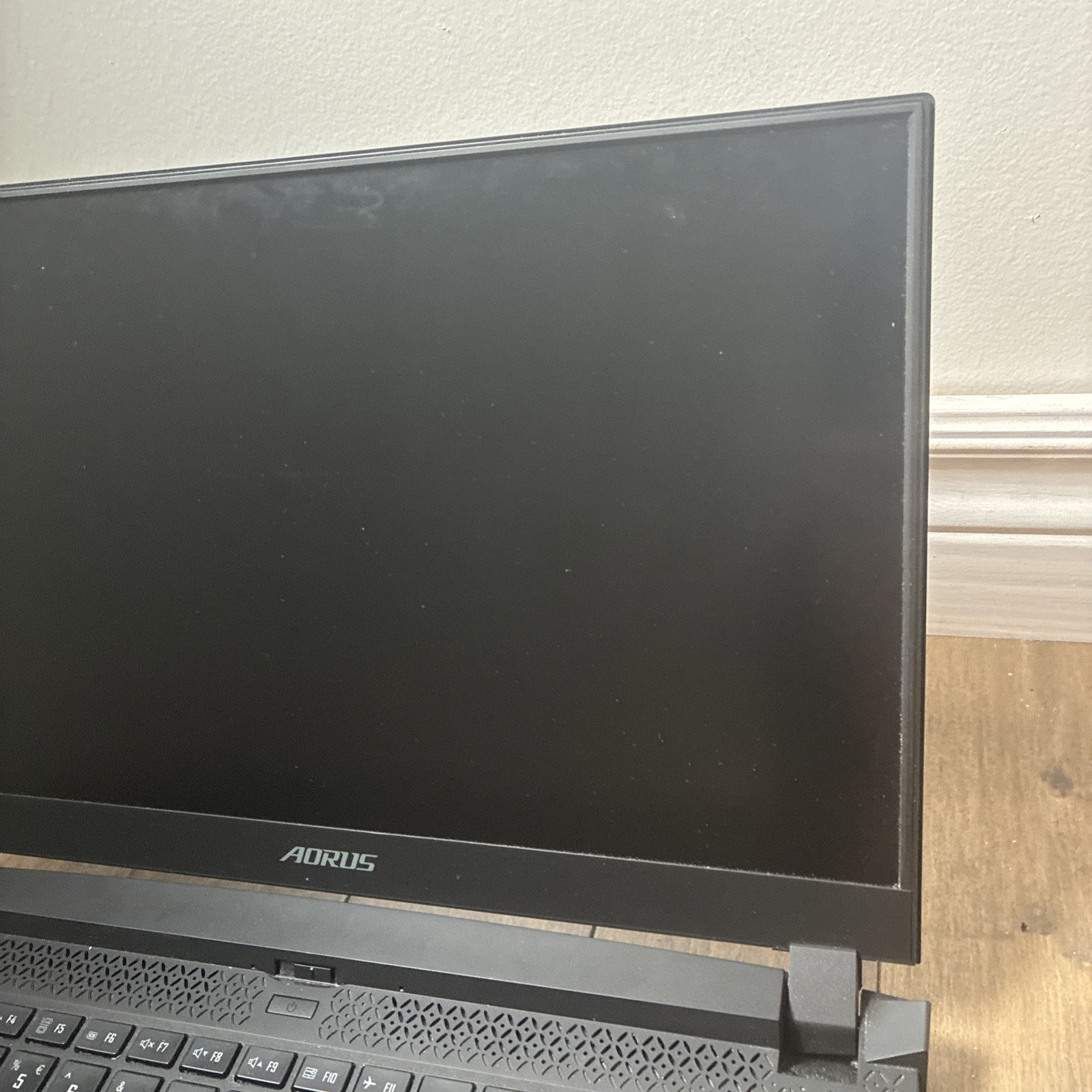 AS IS – NO RAM NO SSD – Gigabyte AORUS 15P XD RTX 3070 8GB i7-11800H Gaming