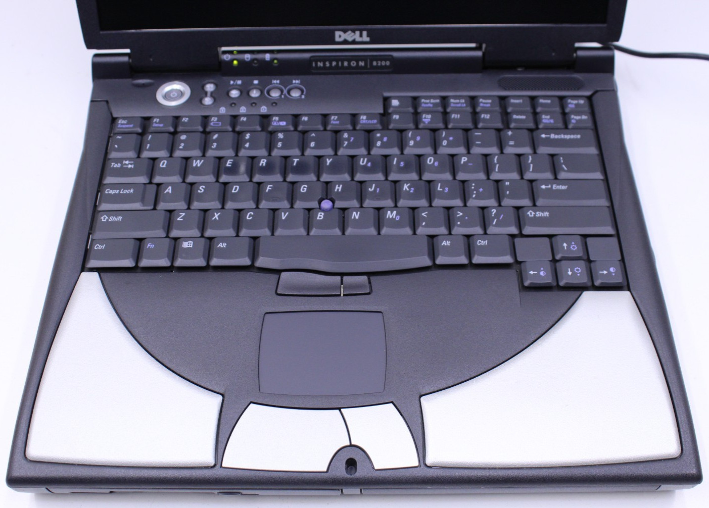 Dell Inspiron 8200 Pentium 4 @1.70GHz 1GB RAM 80GB HDD Windows XP Pro SP3