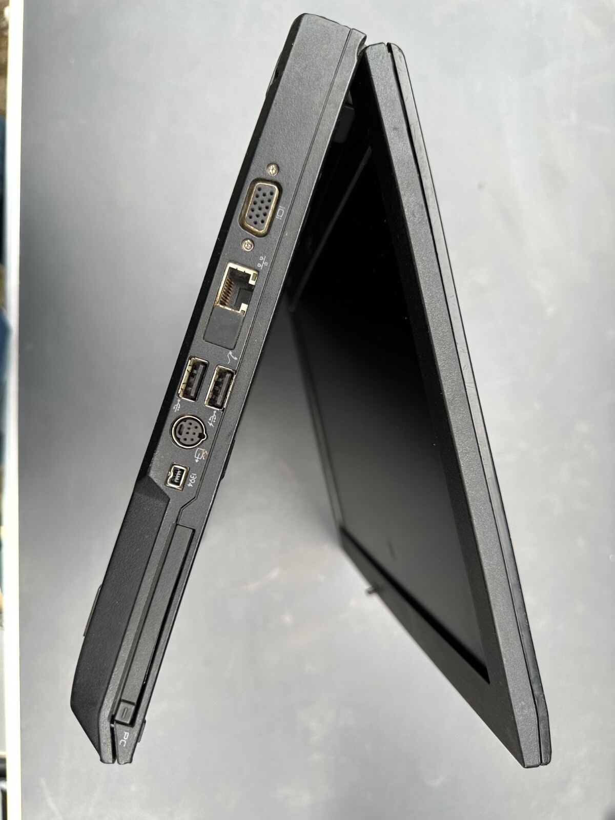 Dell Latitude E5400 P8600 2.0 GHz 2 GB without HDD, Wi-Fi Cardr. Gig.LAN Firew.
