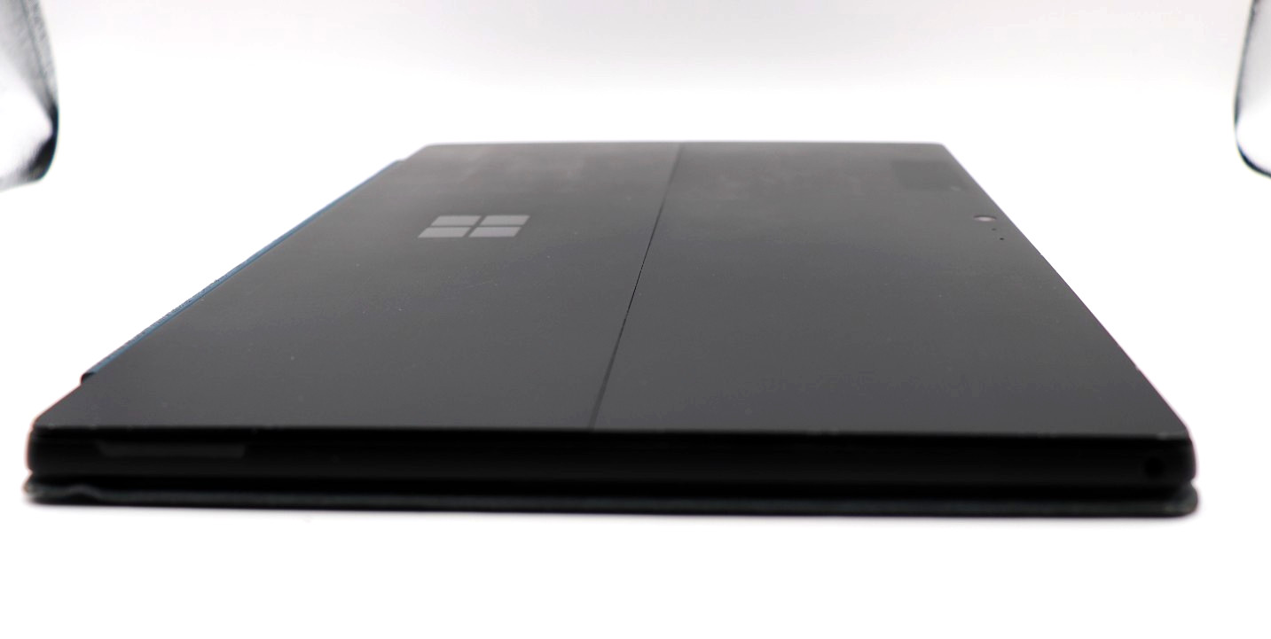 Microsoft Surface Pro 6✔12.3″✔i7-8650U✔512GB SSD✔16GB RAM✔Wins11✔BLK✔W/KB