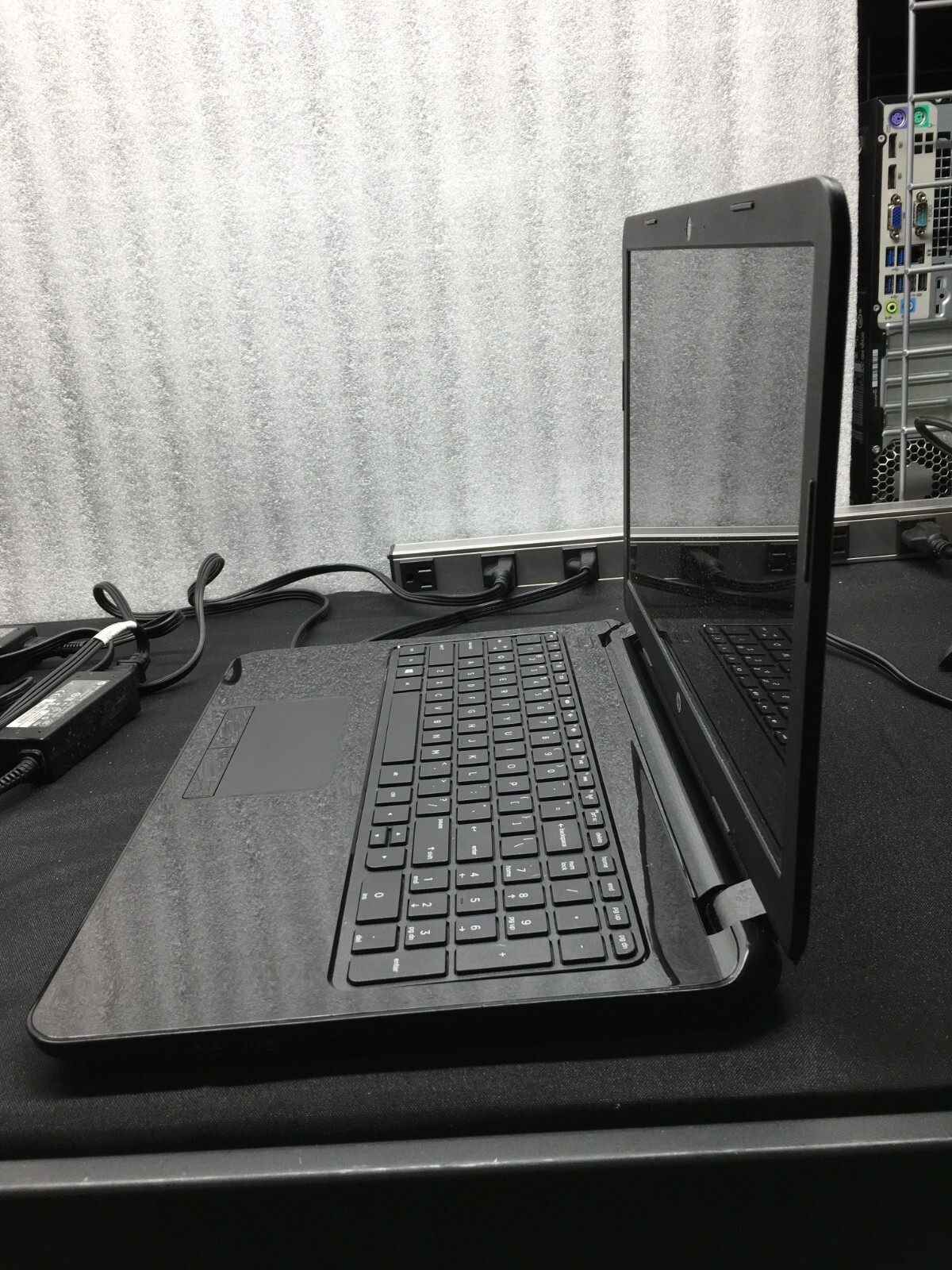HP 15-g070nr | AMD E1-6010 1.35GHz | 4GB RAM | 120GB SSD #99