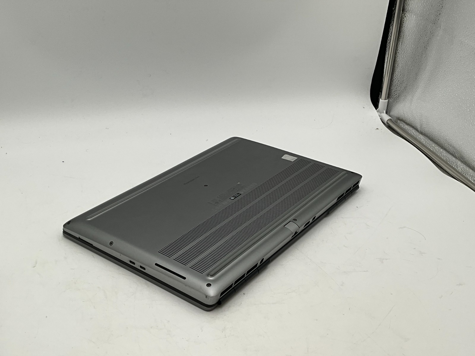 DELL Precision 7560 i7-11850H 2.50 32GB 1tb T1200 15.6″ WIN11 Laptop 5NTF5M3
