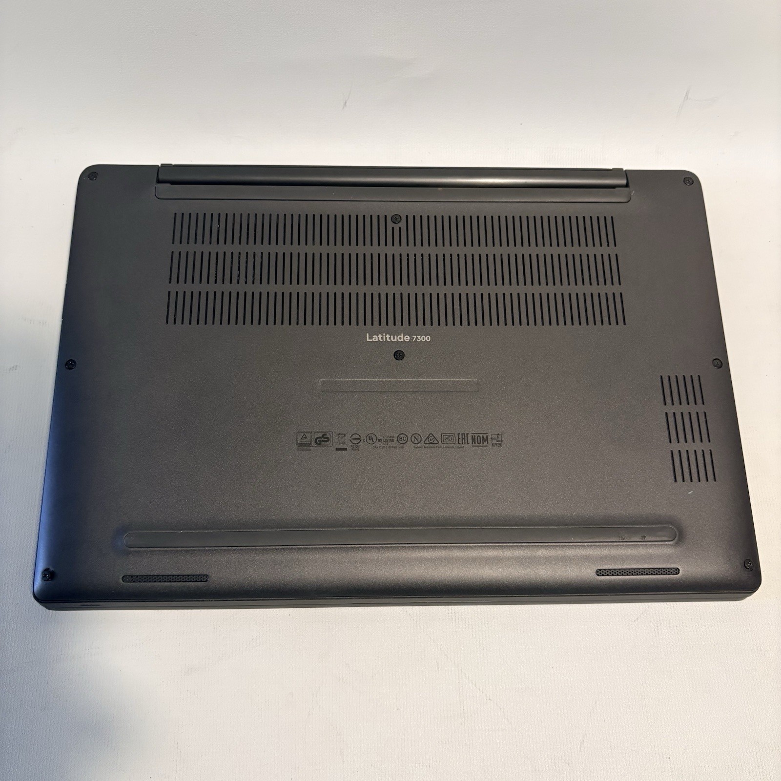 Dell Latitude 7300 Laptop i7-8665U 16GB DDR4 13.3″ HD 65W AC NO HDD OS