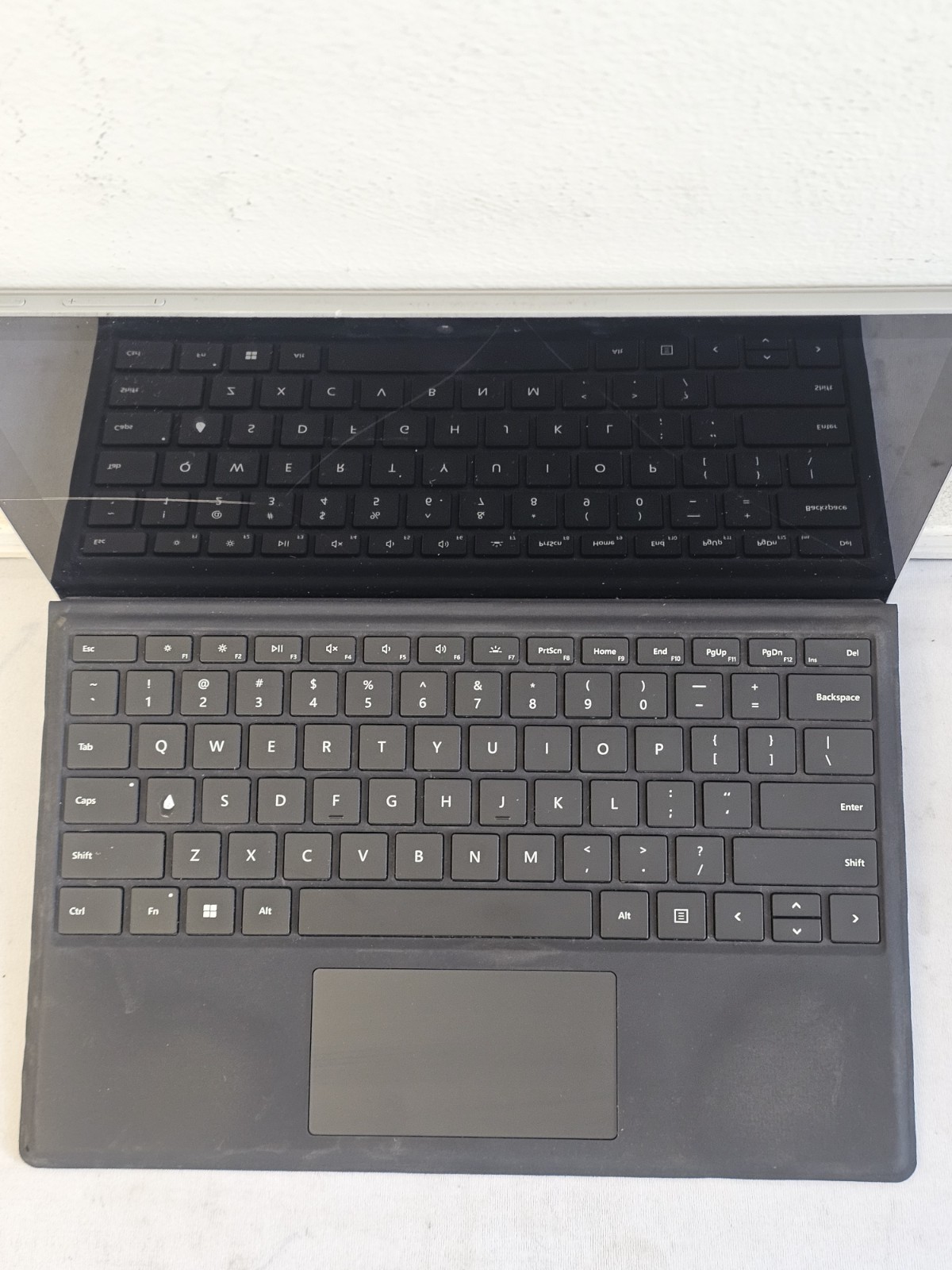 Microsoft Surface Pro 5 1796 – Intel i5 Gen 7 – 4GB RAM – 128GB SSD Win 11 READ