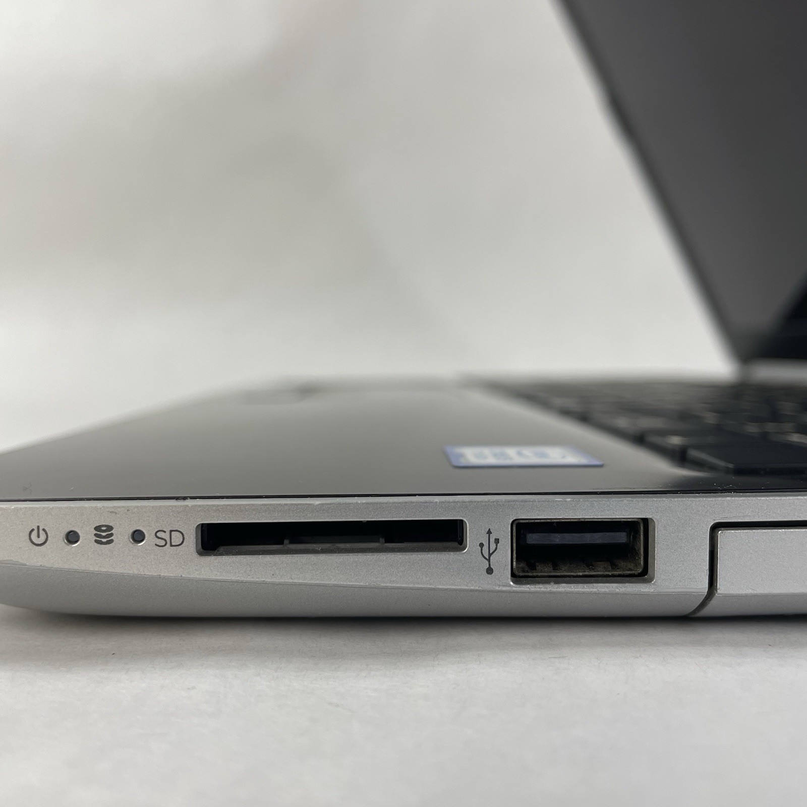 HP 15-da0073ms 15.6″ i5-7200U 2.50 GHz 8 GB RAM No SSD/OS/Battery – Bad Bottom