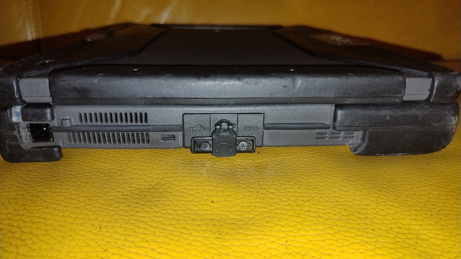 DELL LATITUDE XT2 XFR Touch Notebook Laptop Rugged Tablet Working Sold as spare