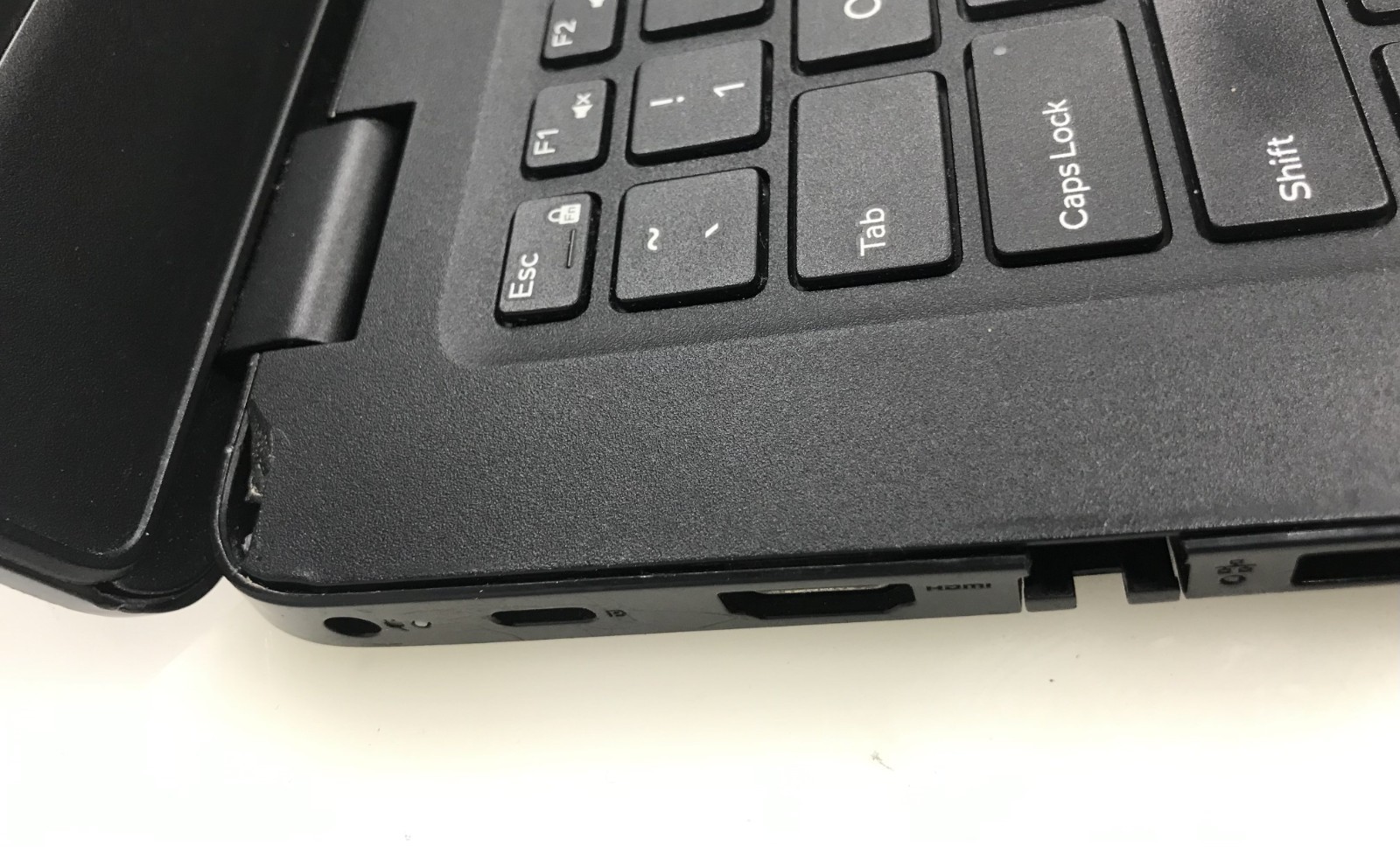 DELL LATITUDE 3400 i5-8265U@1.60GHz 16GB RAM 256GB NVMe W11P *READ