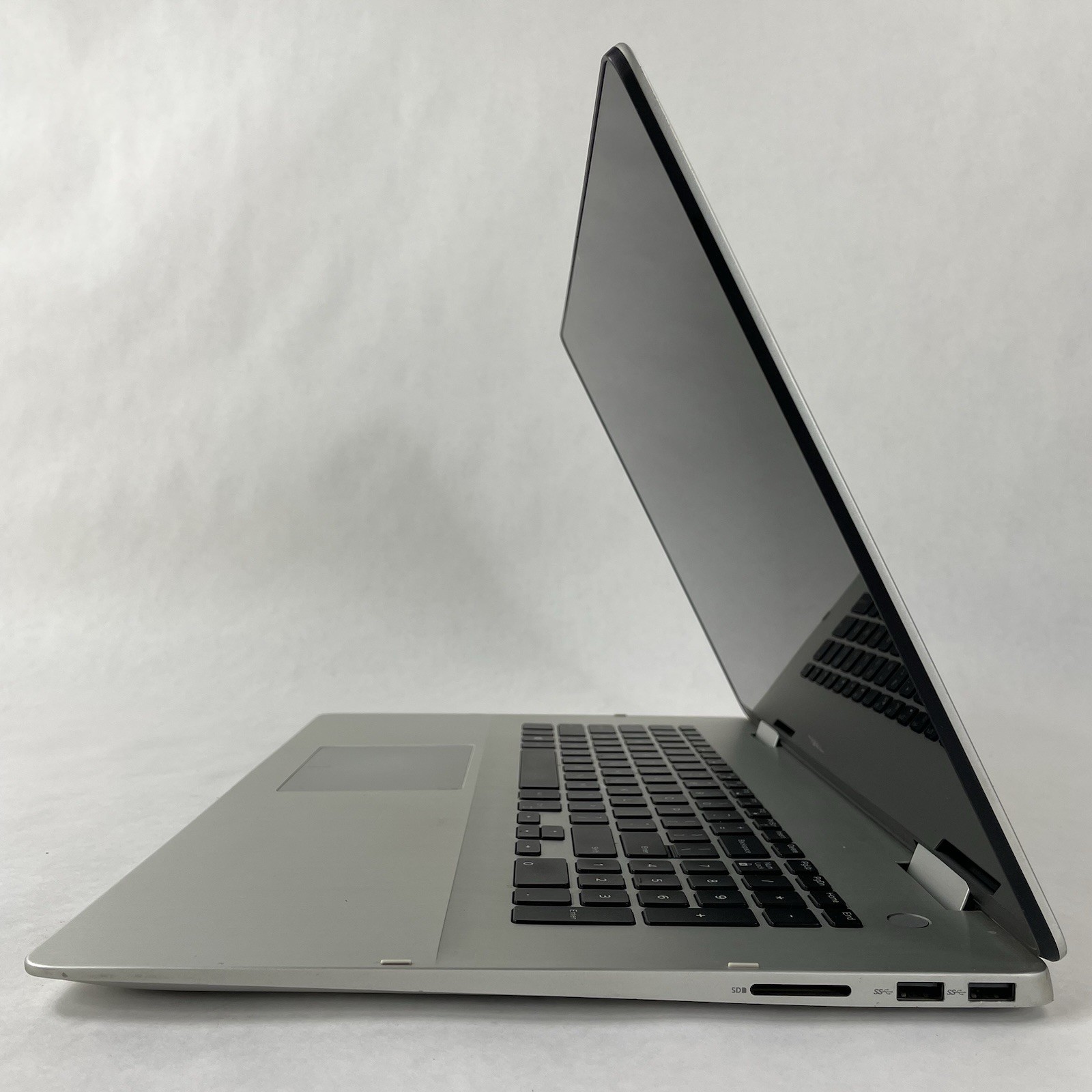 Dell Inspiron 7786 17.3″ i7-8565U 1.80 GHz 8 GB RAM No SSD/OS/AC NVDIA MX250