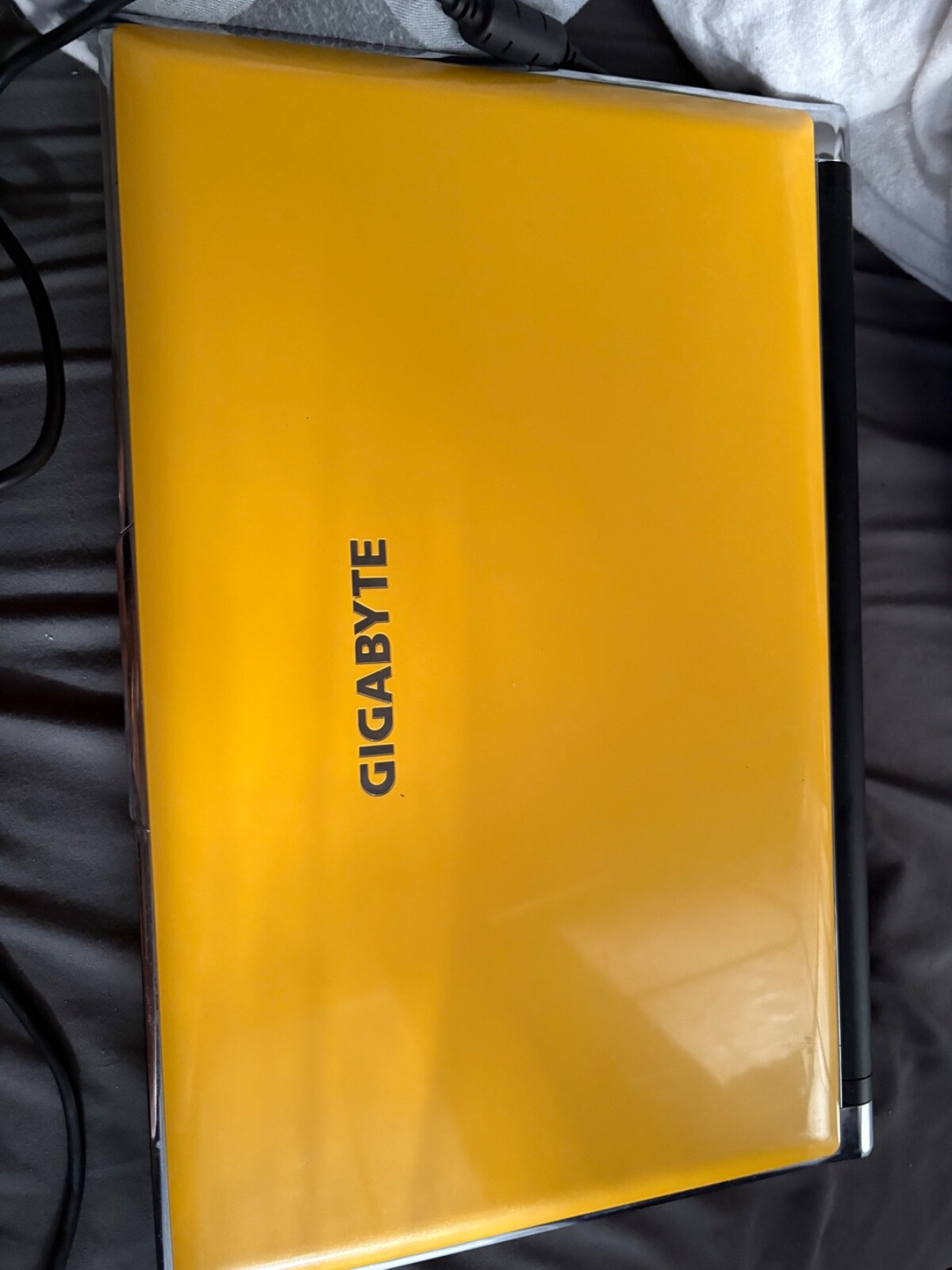 Gigabyte (Yellow) Gaming laptop-P25V2
