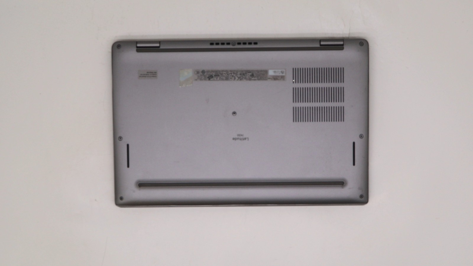 Dell Latitude 7430 13″ i7-1265u 32GB 512GB – Fair READ DESC