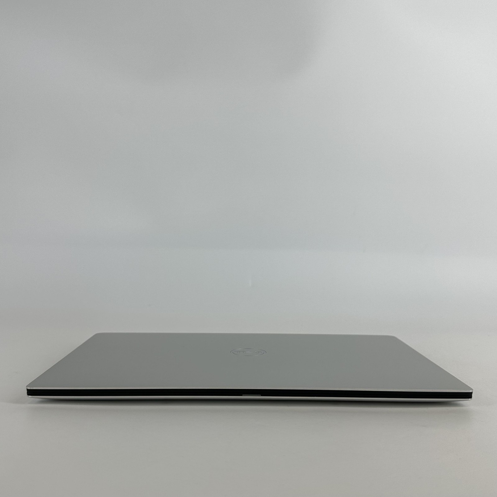 Dell XPS 13 7390 Silver FHD i7-10510U 1.80GHz 8GB RAM 256GB SSD Very Good