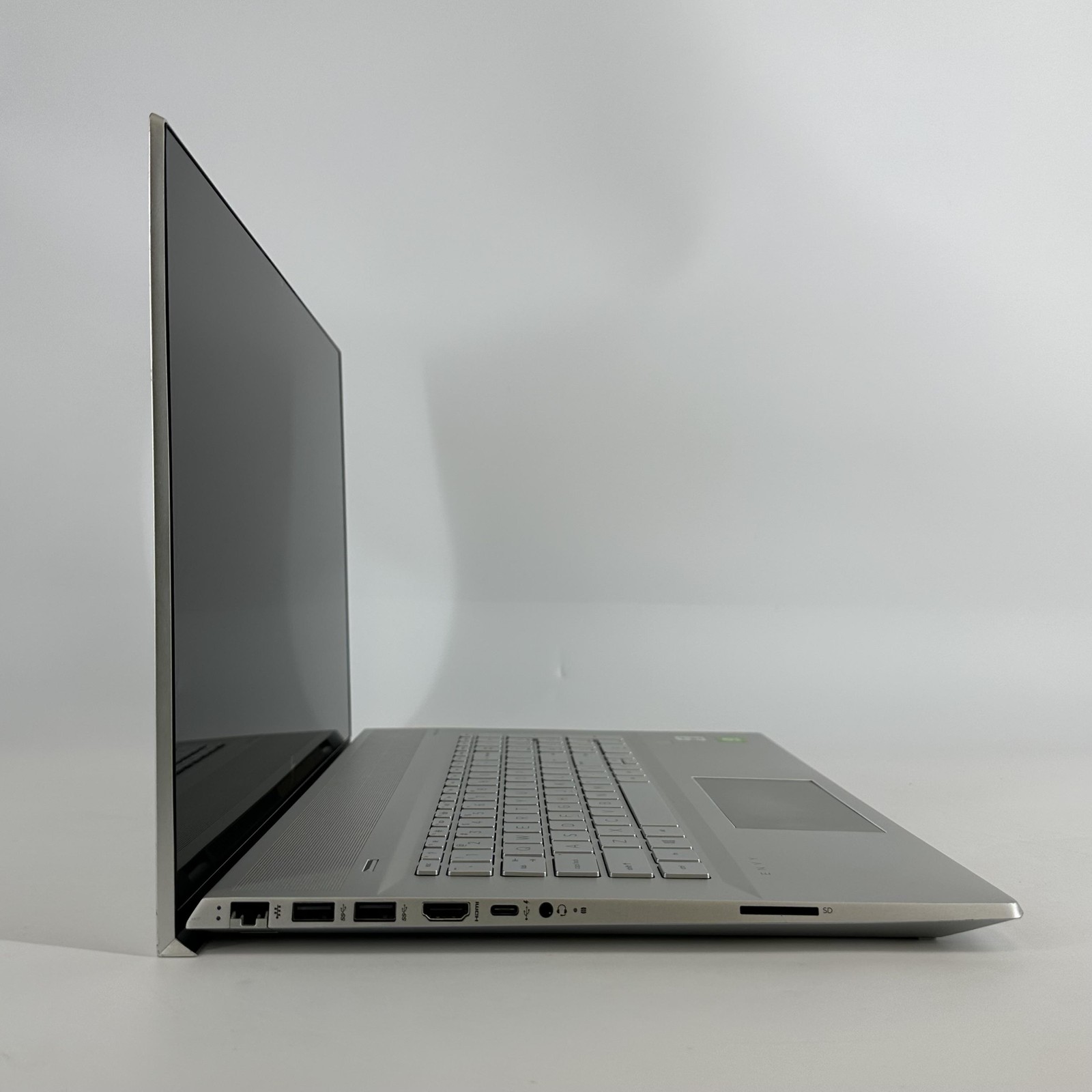 HP Envy 17 Silver FHD i7-10510U 1.80GHz 32GB 1TB SSD MX250 Good