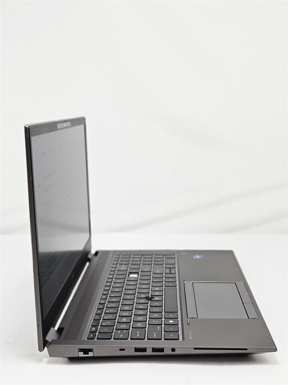 HP ZBook Fury 15 G8 Intel Core i9-11950H 32GB 1TB SSD 15.6″ RTX A4000