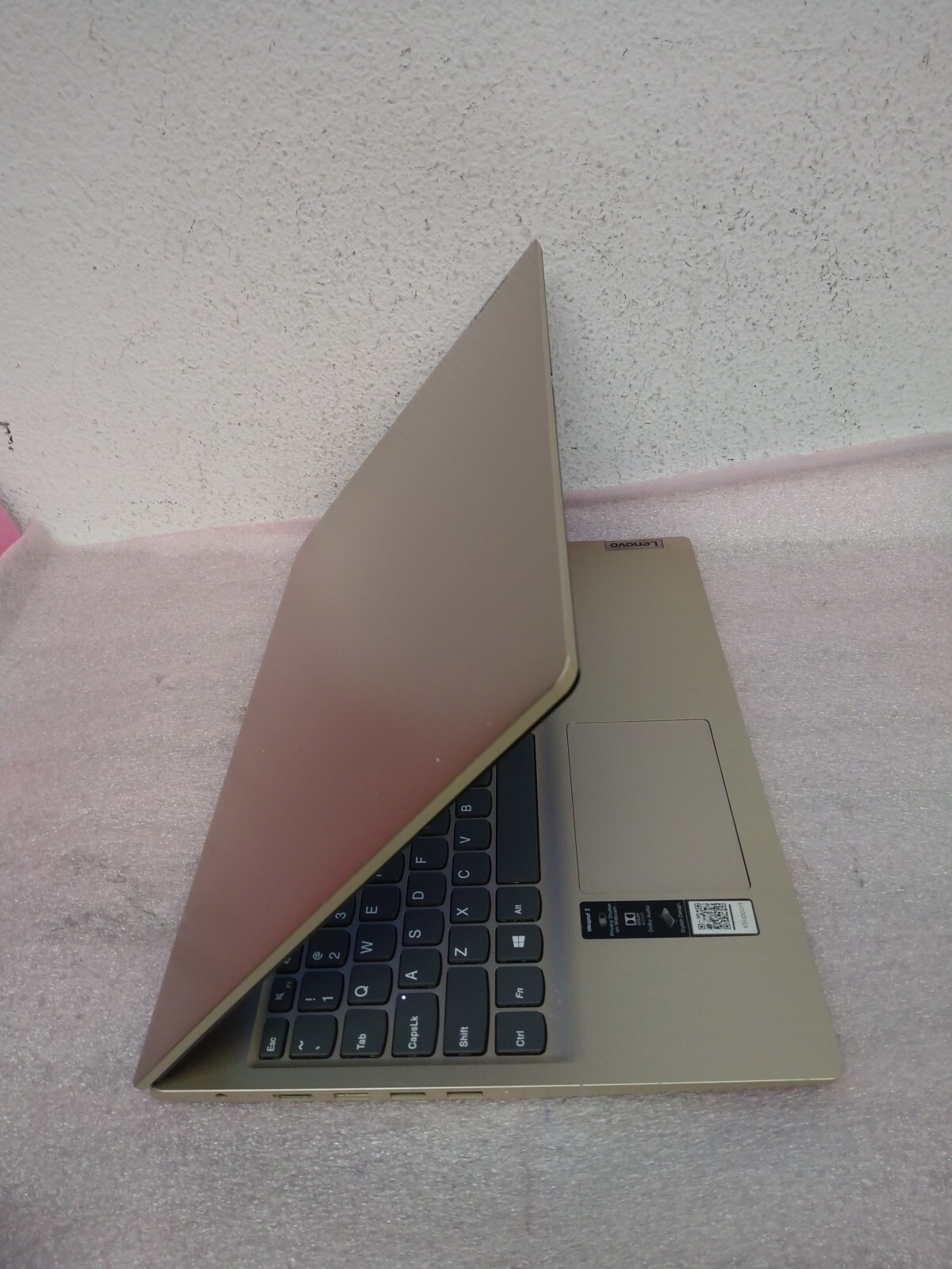 Lenovo IdeaPad 3 TOUCH 15.6″ Intel Core i3-1005G1 1.2GHz 12GB 1TB HDD BT Win11 H