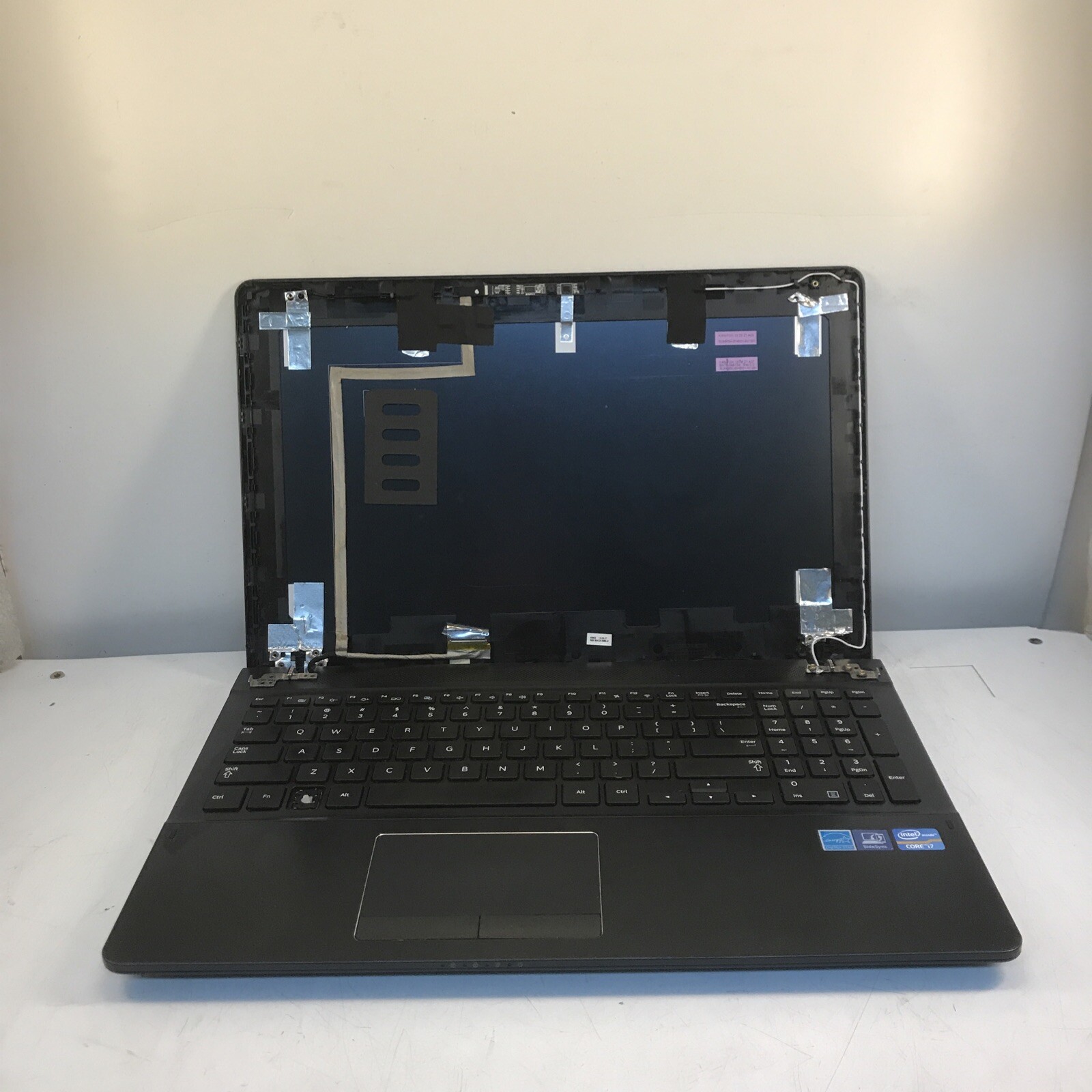 Samsung NP470R5E 15.6″ unknown cpu 4GB No HDD No power missing screen for parts