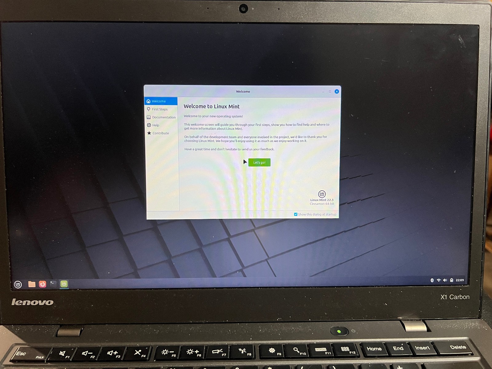 Lenovo ThinkPad X1 Carbon 3rd Gen 14″ i5-5300U 8GB RAM 256GB SSD w/ Linux Mint
