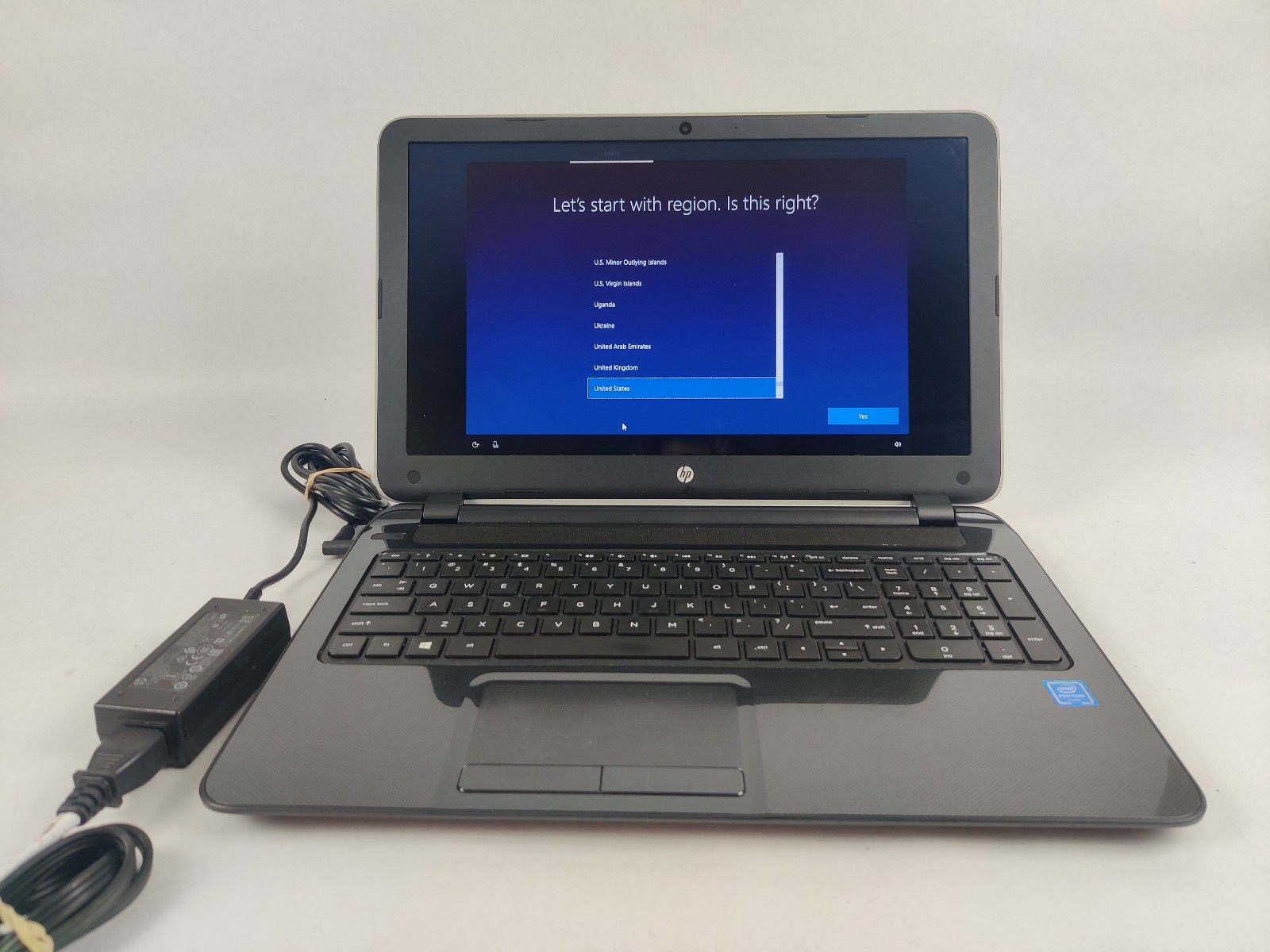 HP 15-1271WM Laptop w/ Intel Pentium N3540 2.16 GHZ + 4 GB 500GB *BAD BATTERY*