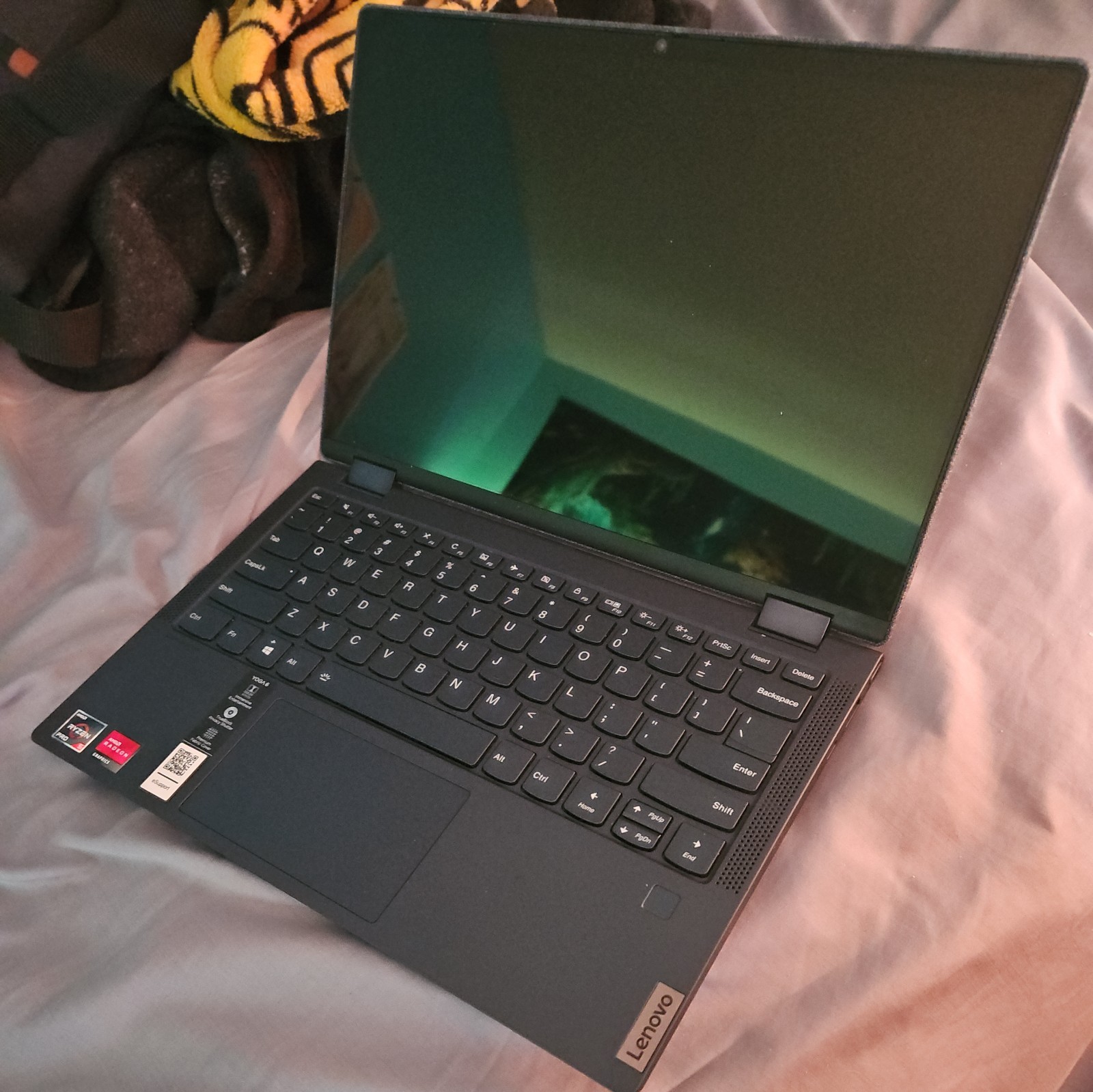 Lenovo Yoga 6 13.3″ (256GB, AMD Ryzen 5, 2.1GHz, 8GB) Laptop- Abyss Blue