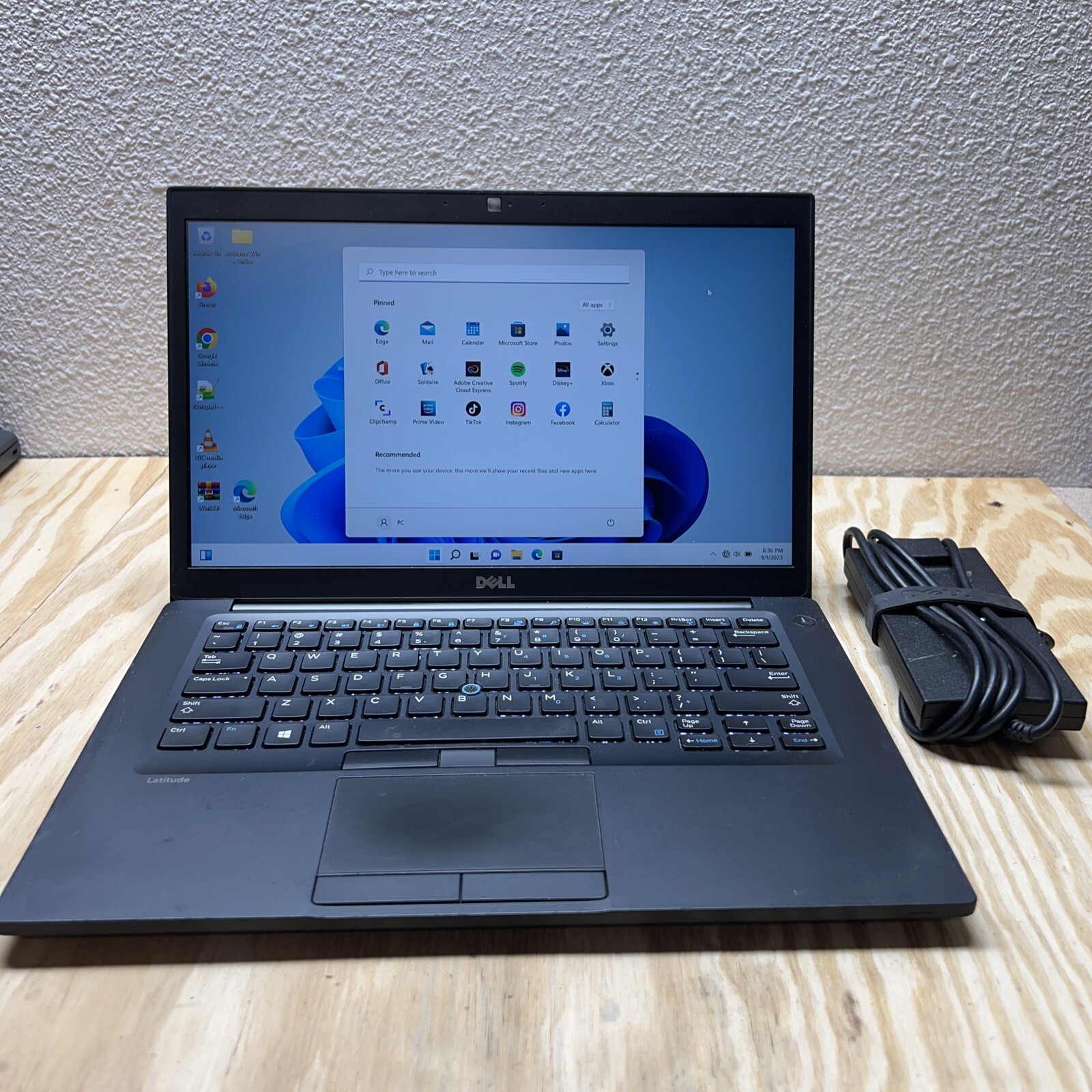 Dell Latitude 14″ 7480 Laptop Core i5-7200U 8GB 256GB SSD Windows 11 Webcam