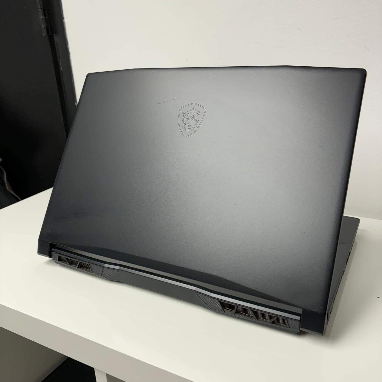 MSI Katana GF66 11UC-235CA 15.6″ Laptop