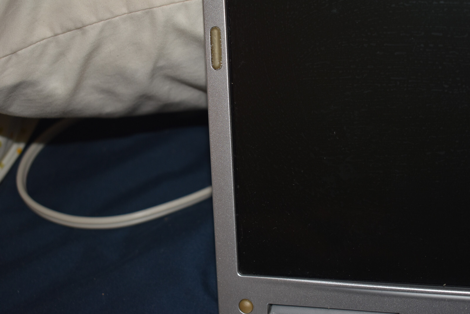 Dell Inspiron 1501 Laptop Mobile AMD Sempron 3500+ 1GB Ram 60GB HDD Windows XP