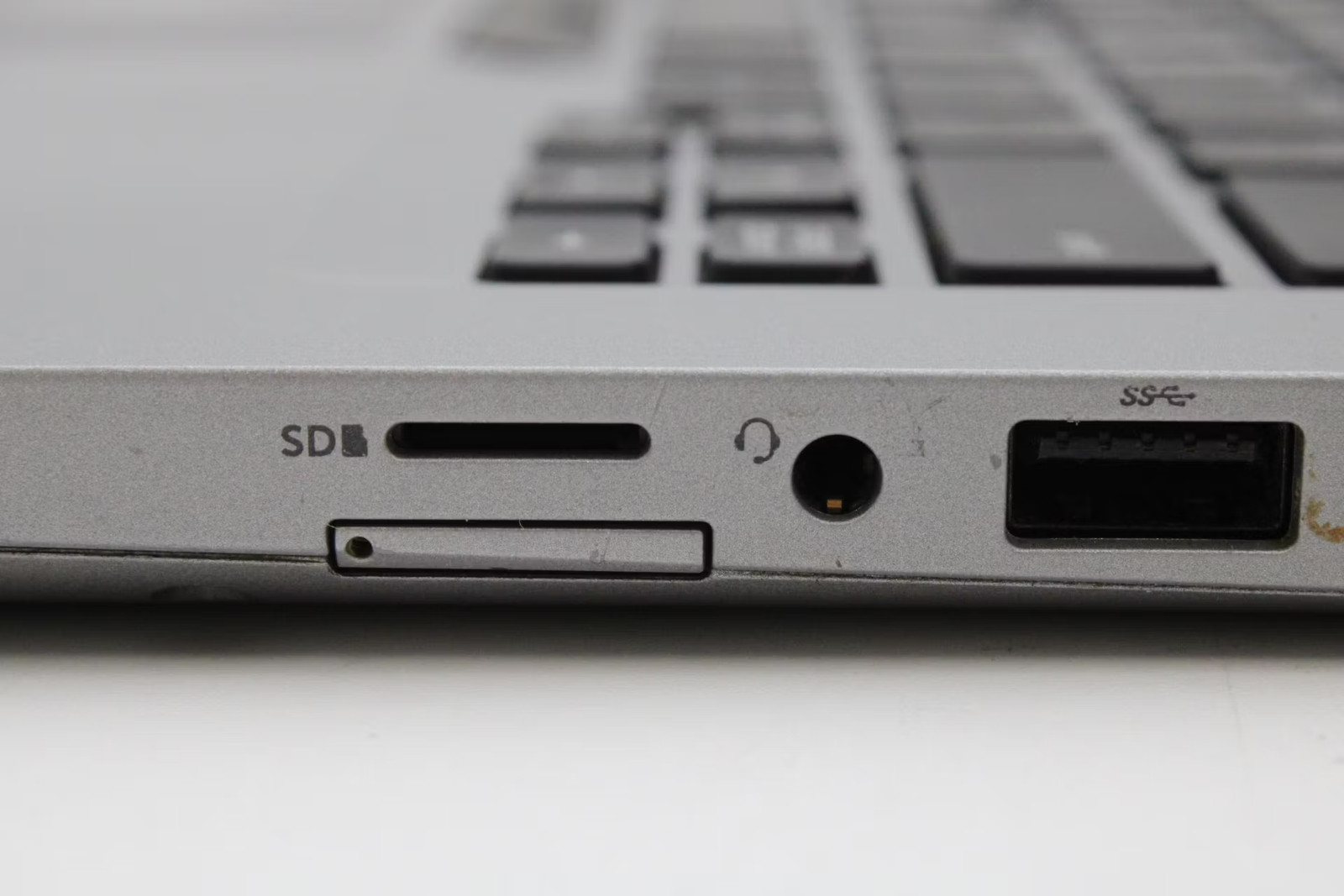 Dell Latitude 5410 Used 14″ i5-10310U, 256GB NVMe, 8GB RAM