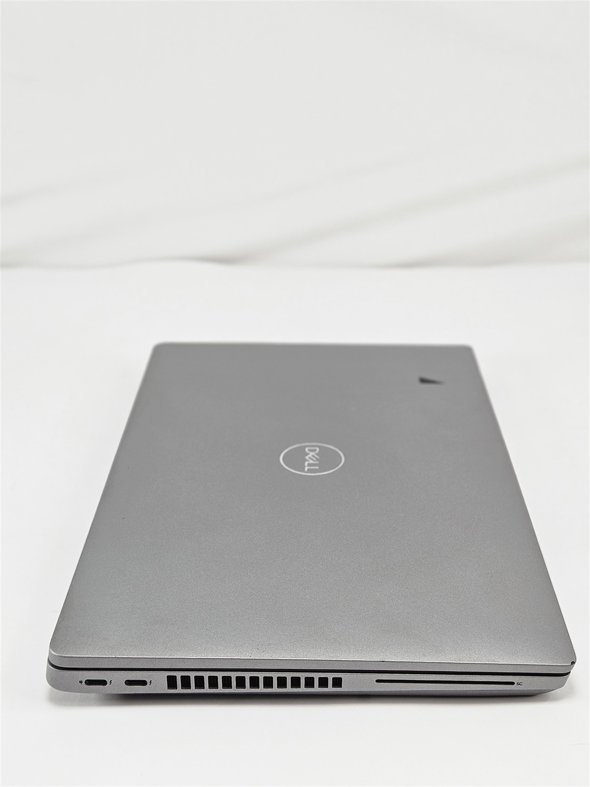 Dell Latitude 5431 i7-1270P 16GB 256GB SSD 14″ HDMI Thunderbolt 4 P137G