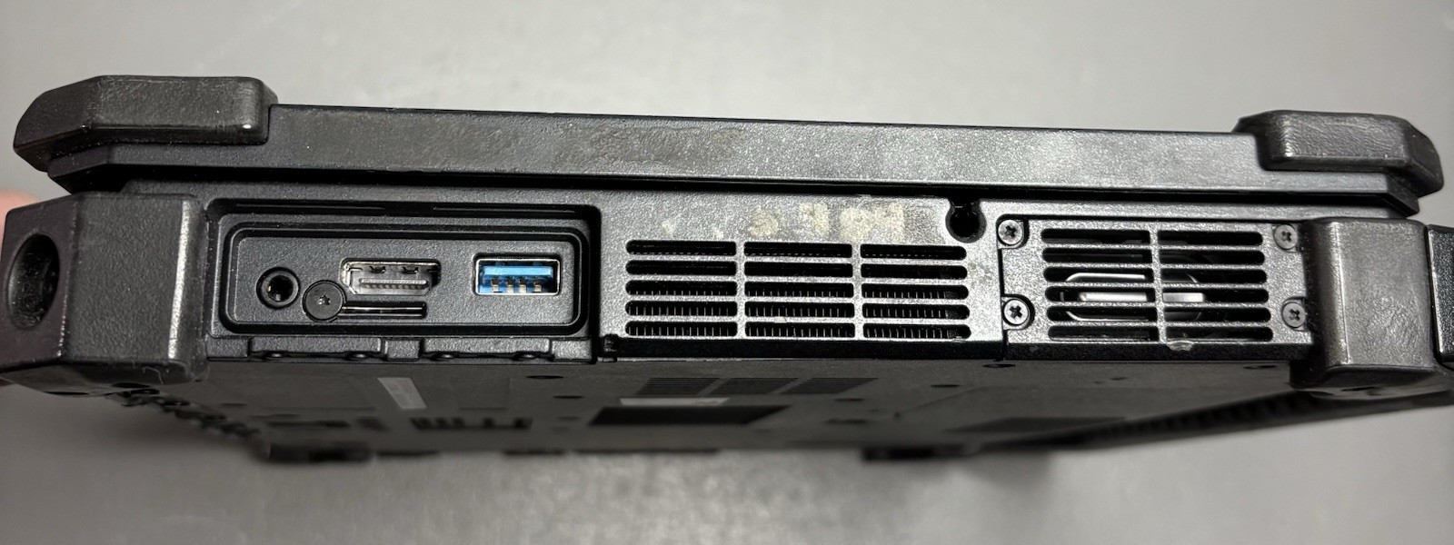 Dell Latitude 12 Rugged Extreme 7204 i5-4300U 8GB 250GB (Missing Keycap)