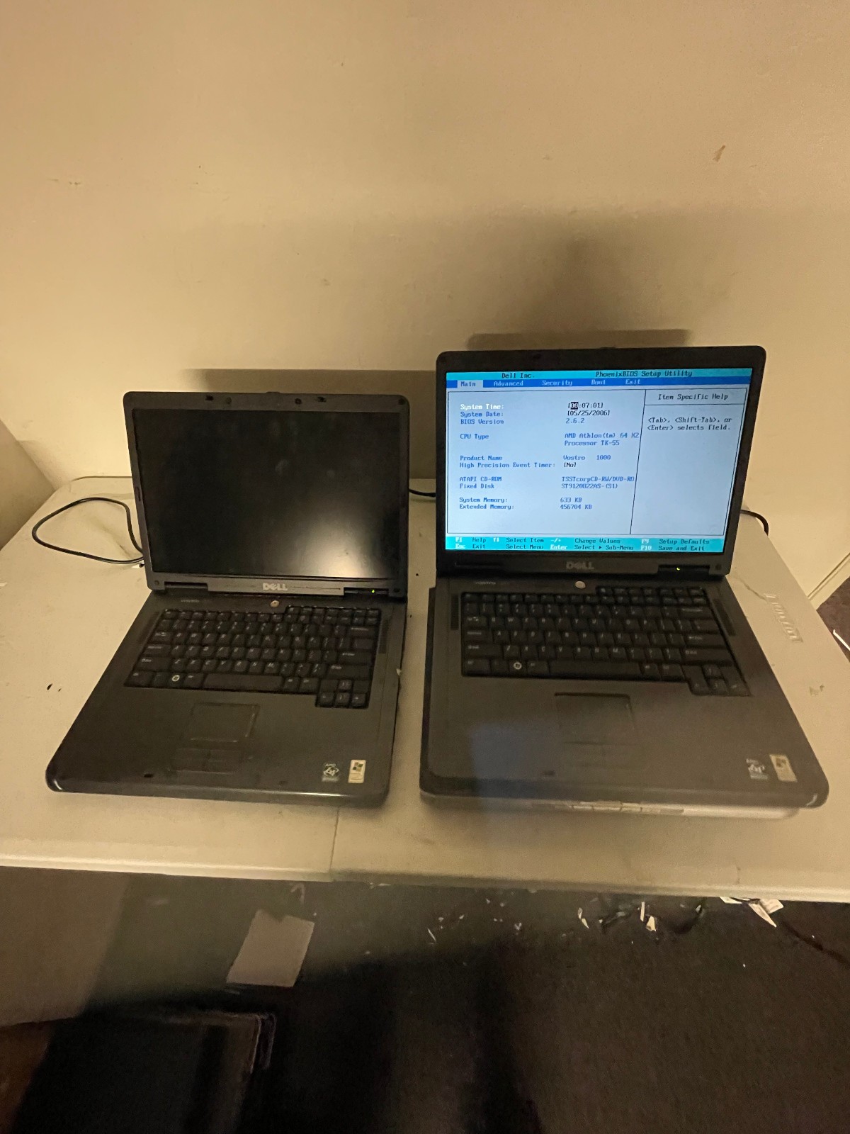 Lot of 3 Dell (1) Inspiron 1520 & (2) Vostro 1000 laptops fix/repair Wholesale